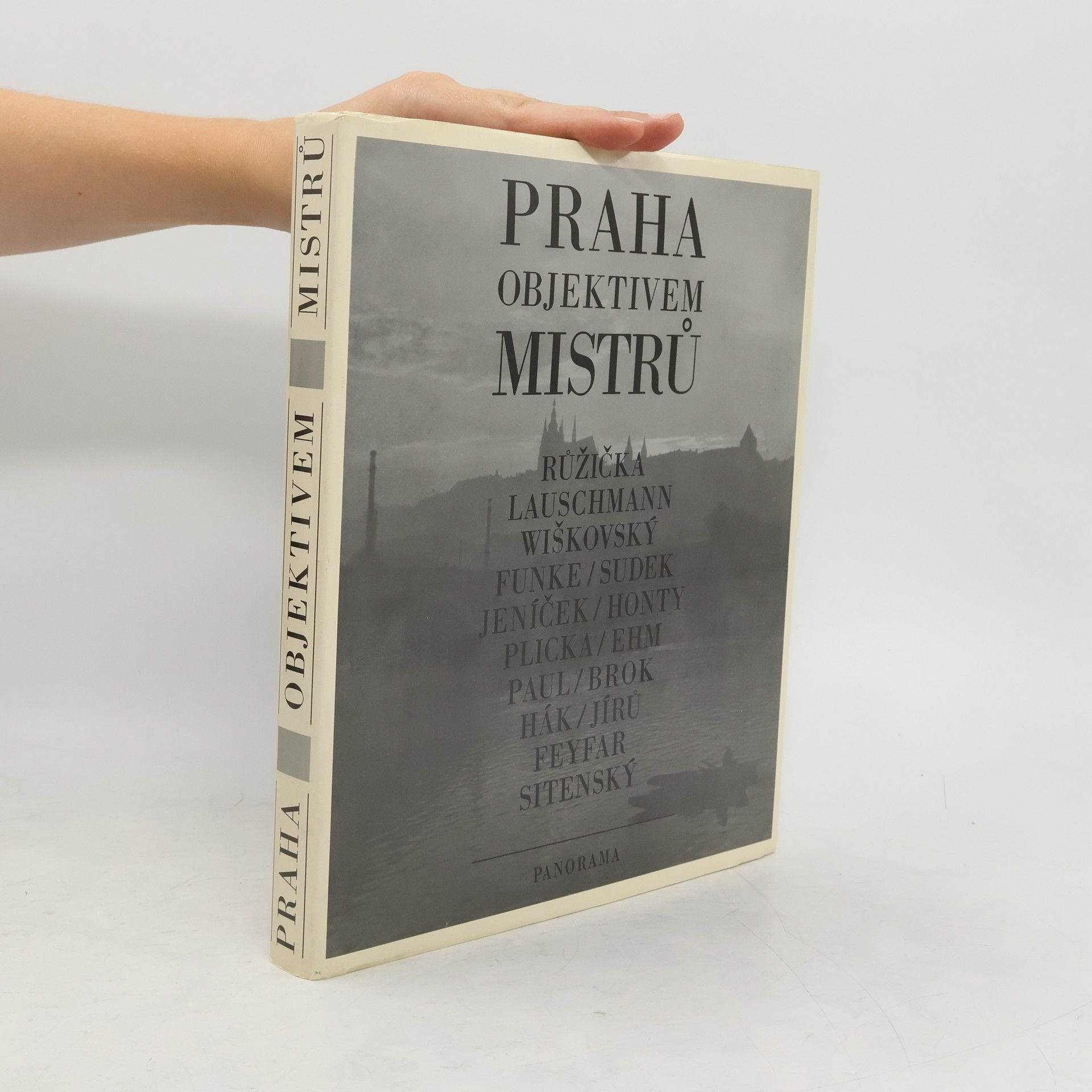 Collectif d'auteurs Praha objektivem mistrů