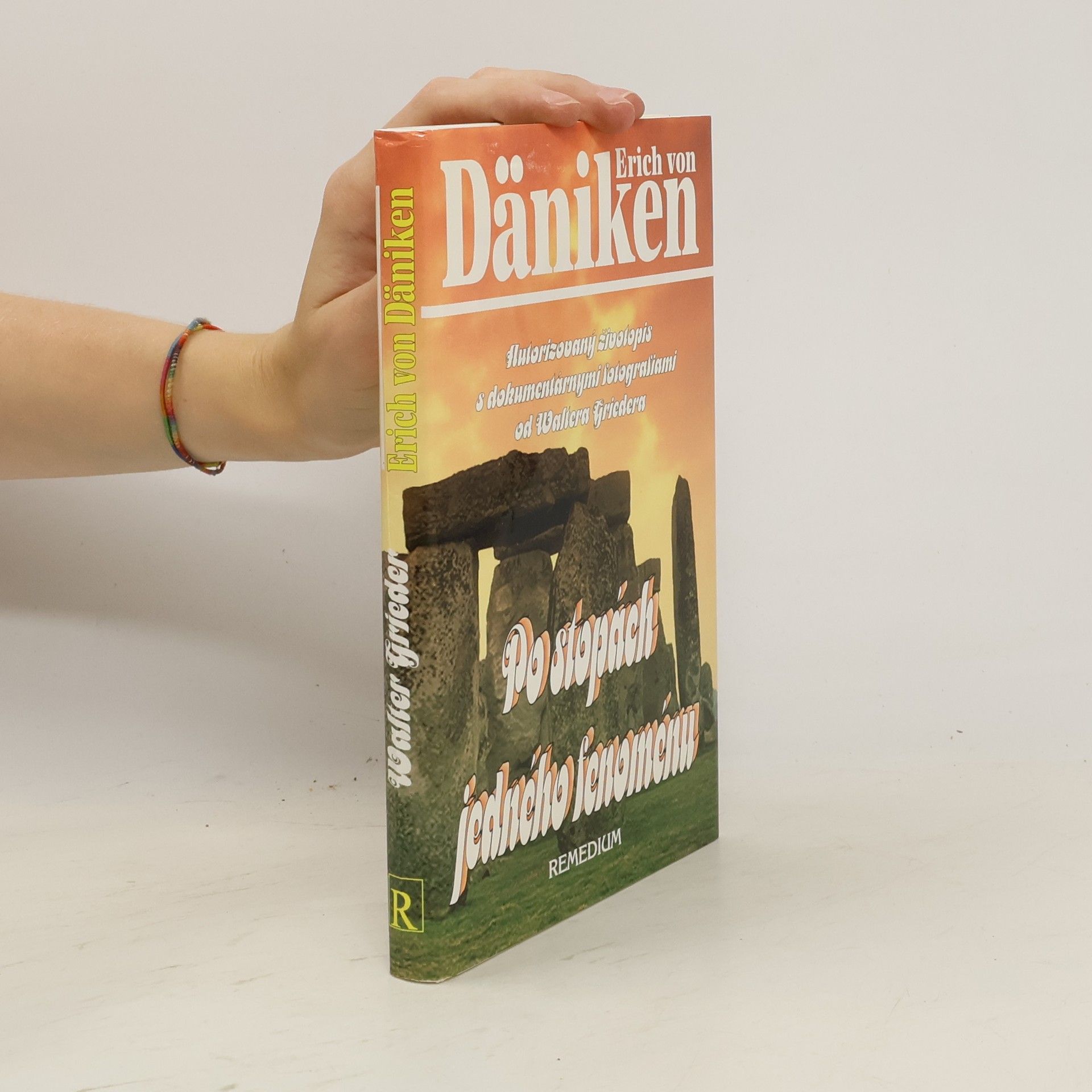 Erich von Däniken Po stopách jedného fenoménu