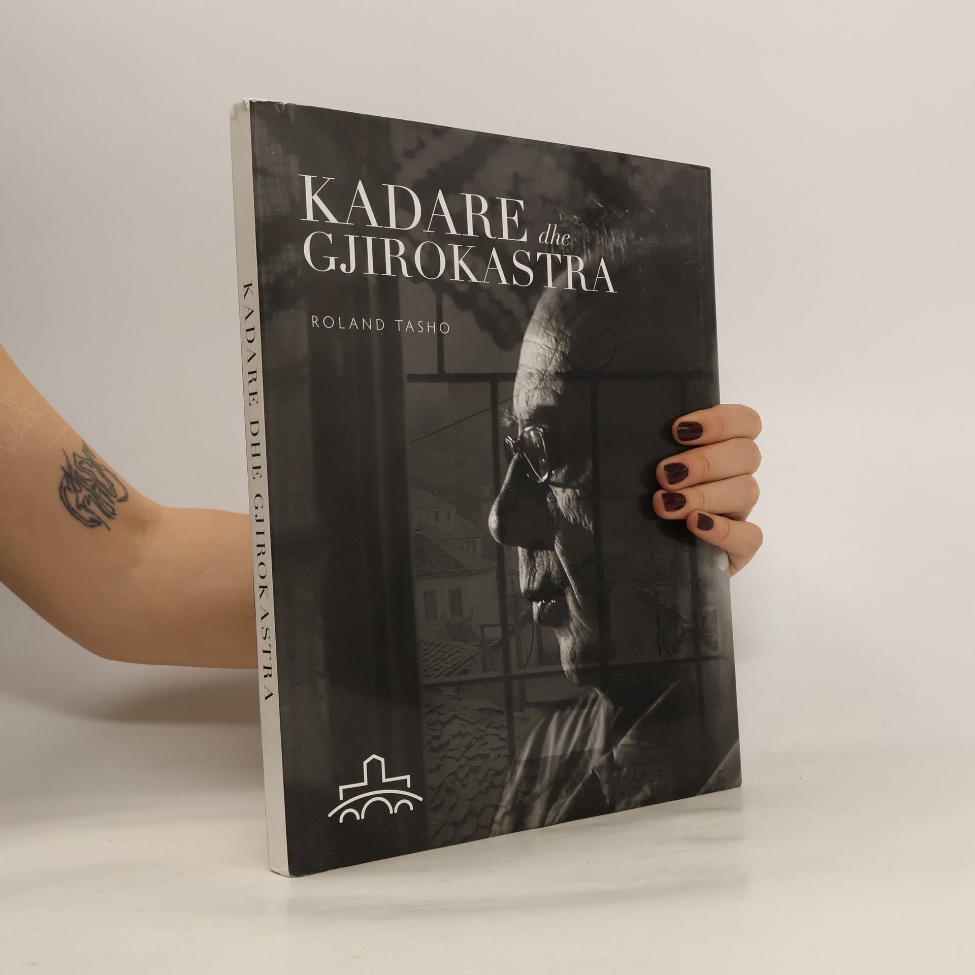 Roland Tasho Kadare Dhe Gjirokastra