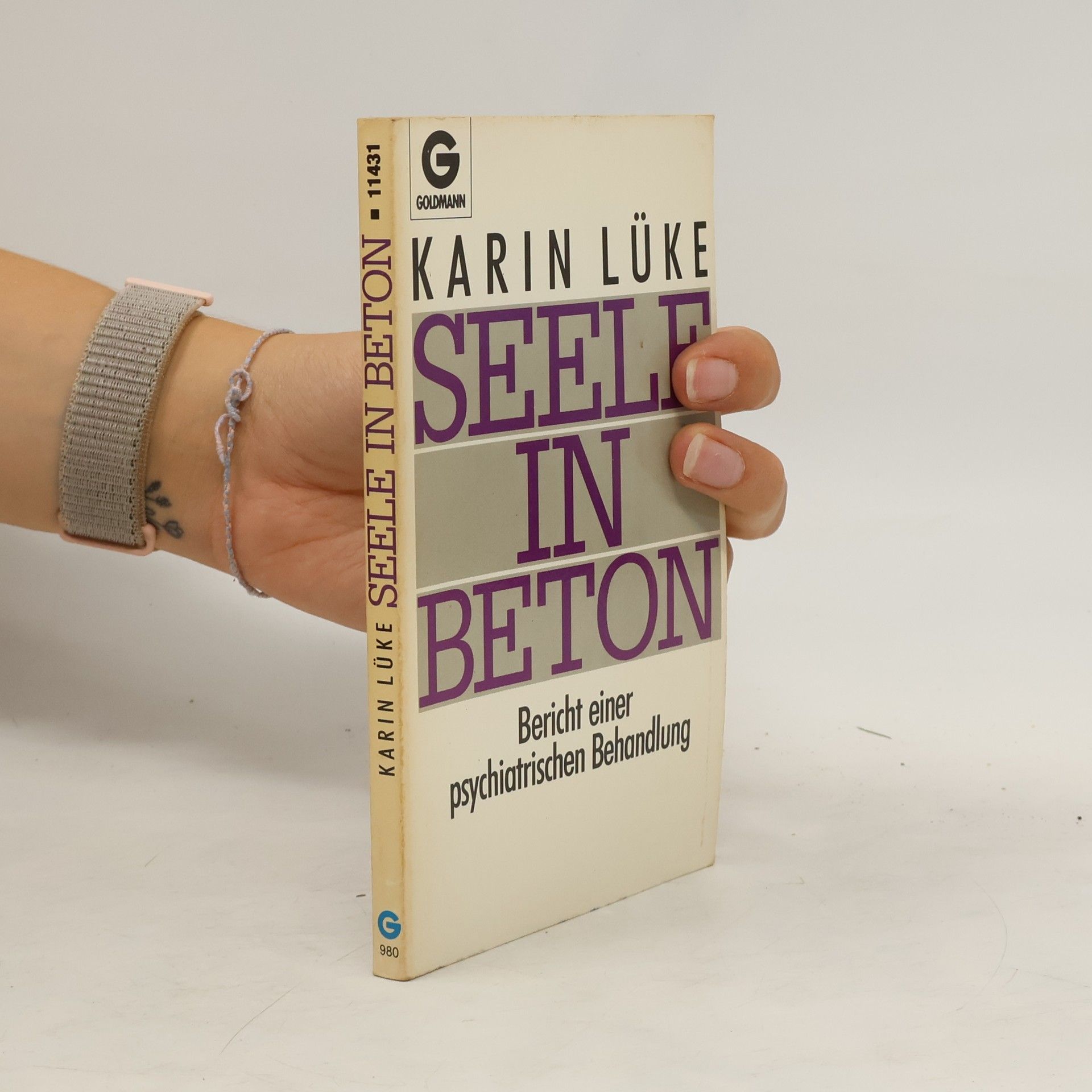 Karin Luke Seele in Beton