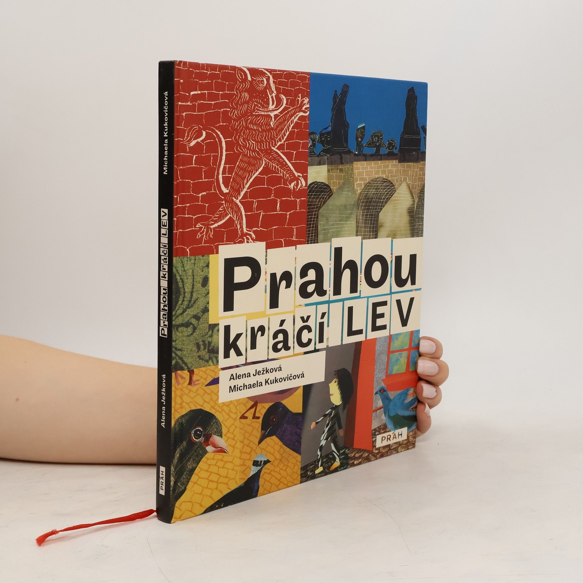 Alena Ježková Prahou kráčí lev