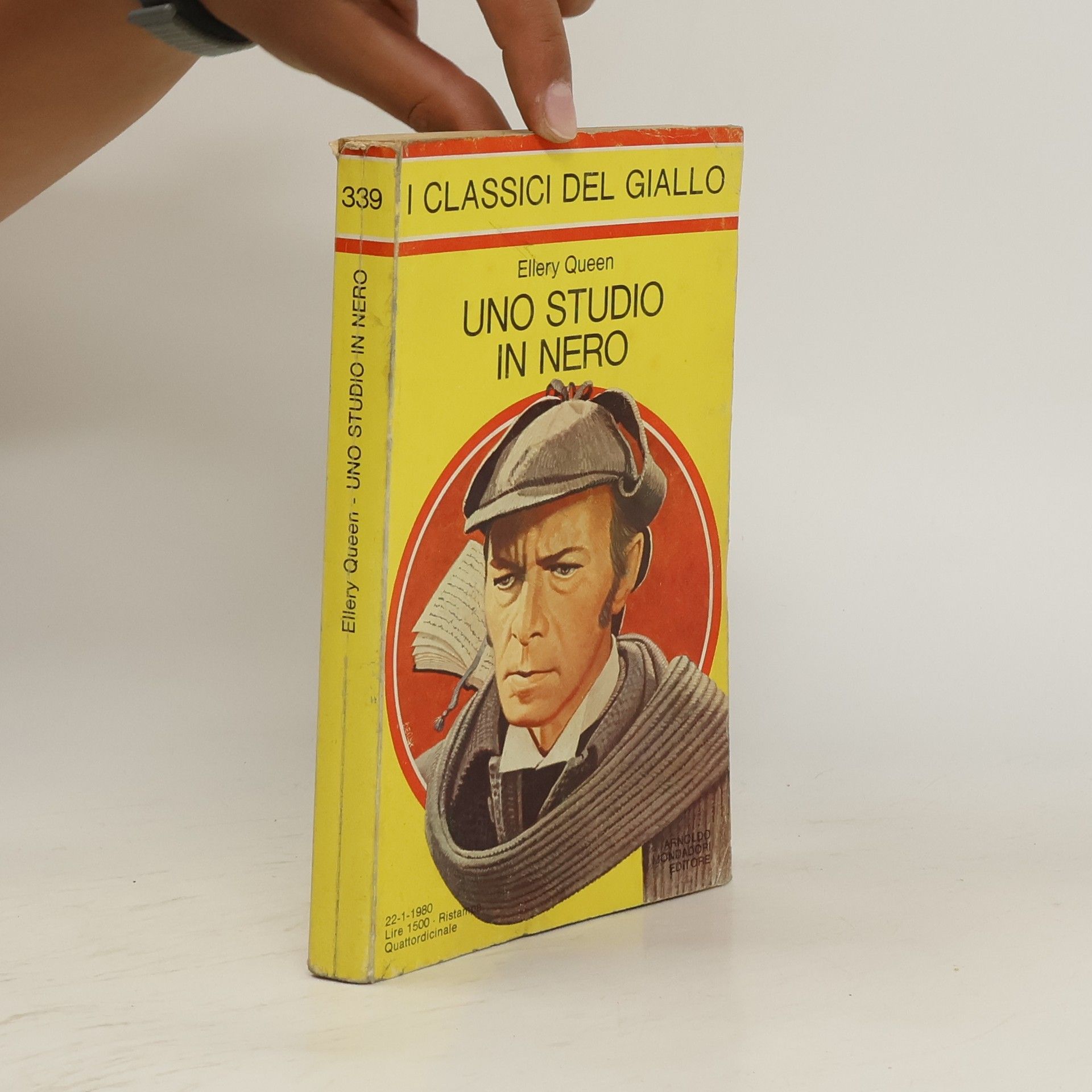 Ellery Queen Uno studio in nero