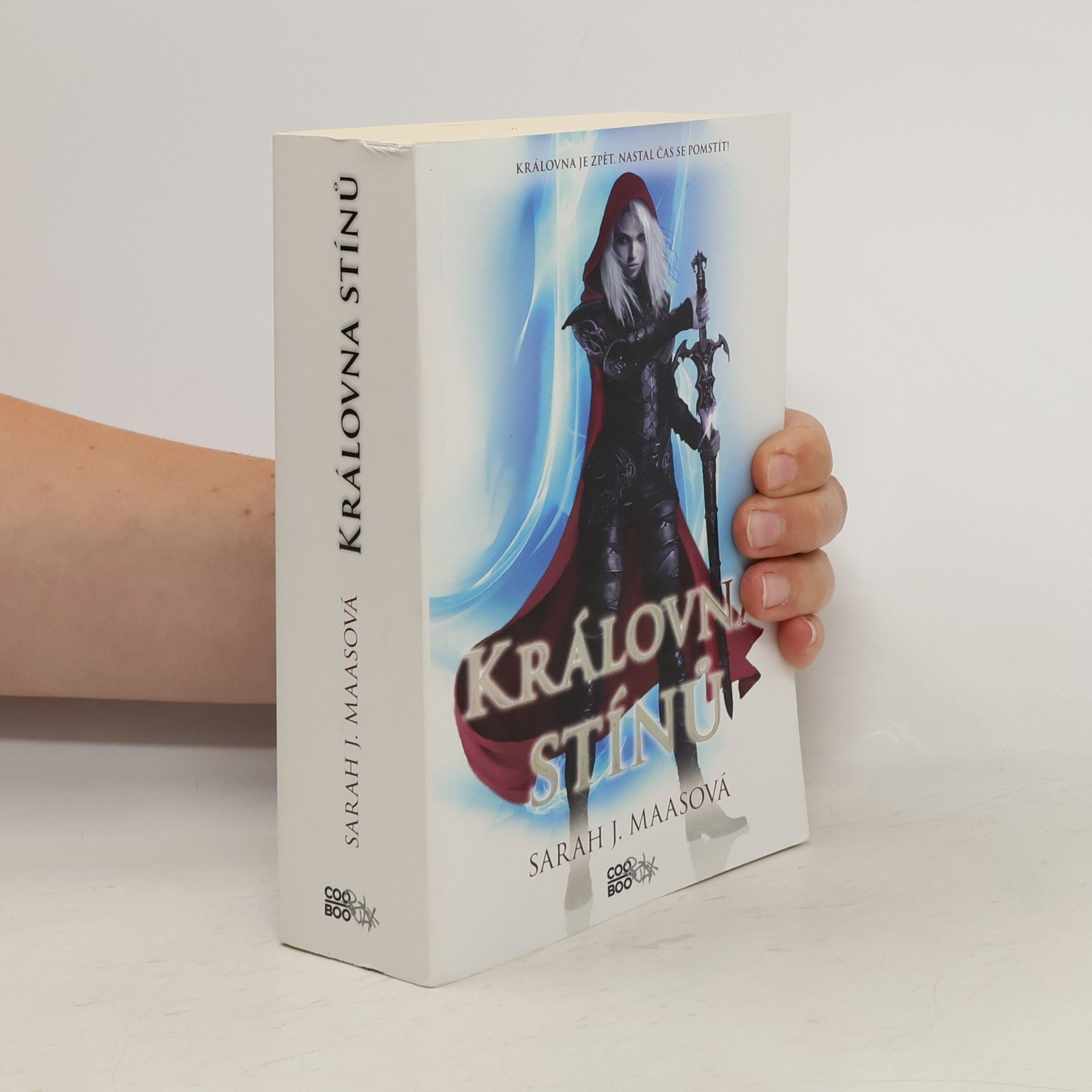 Sarah J. Maas Královna stínů