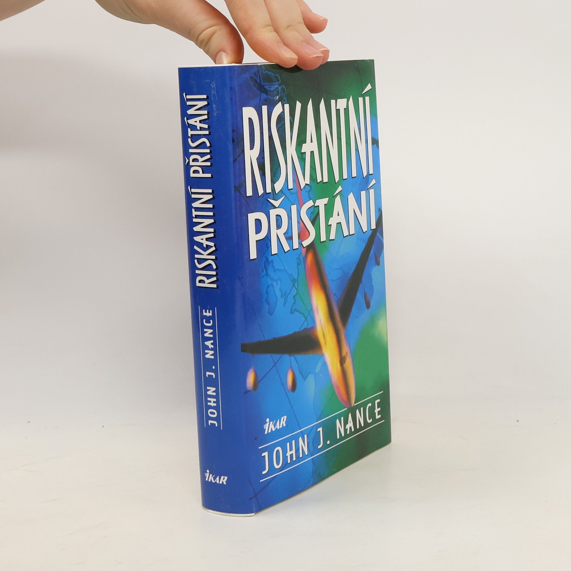 John J. Nance Riskantní přistání