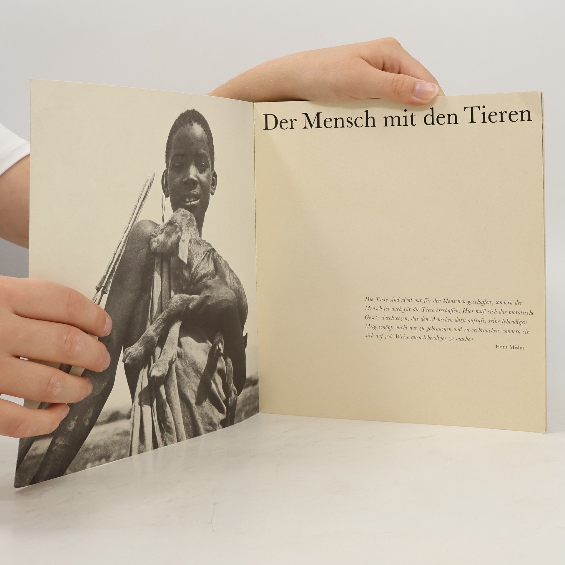 kolektiv Der Mensch. Mit den Tieren