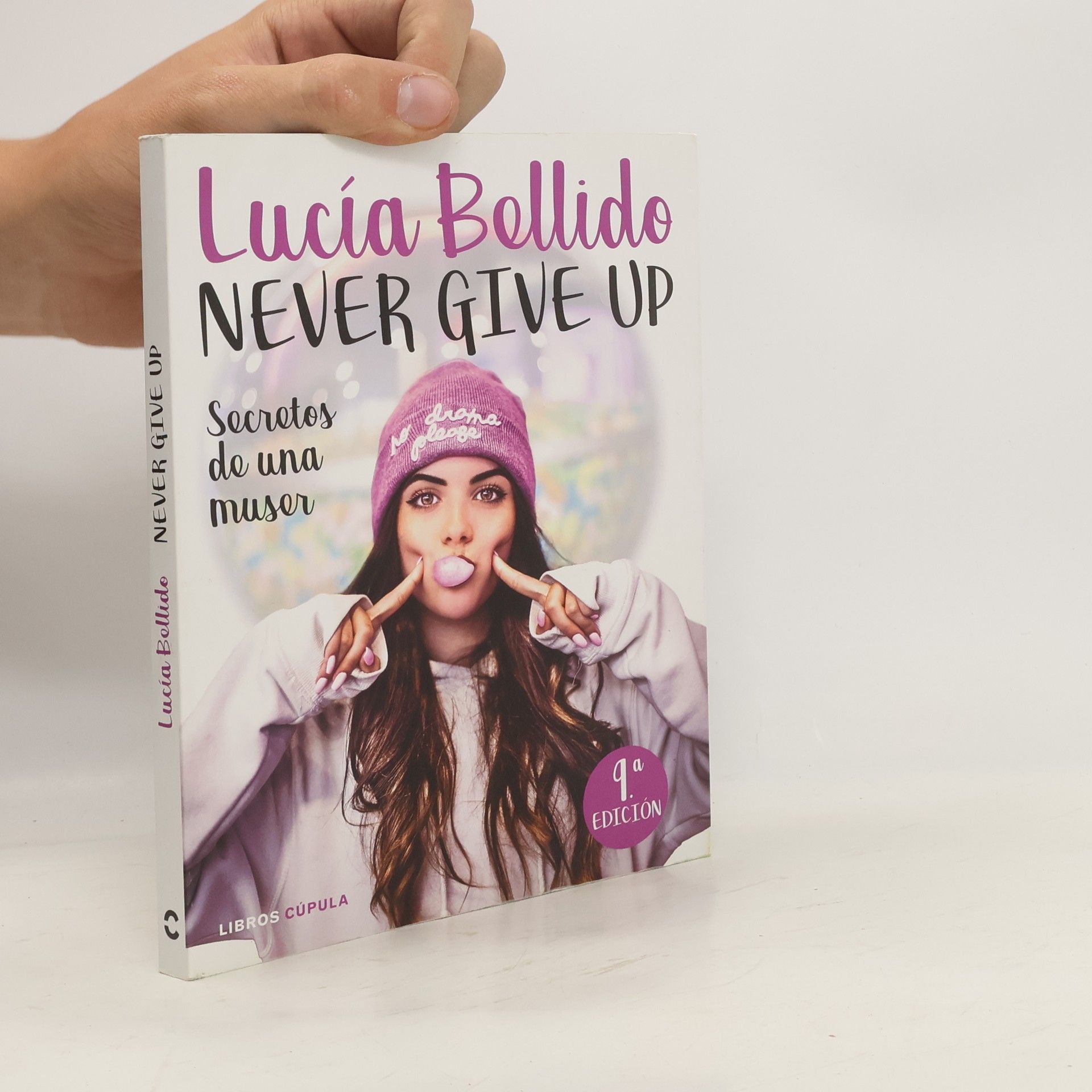 Lucia Bellido Never give up