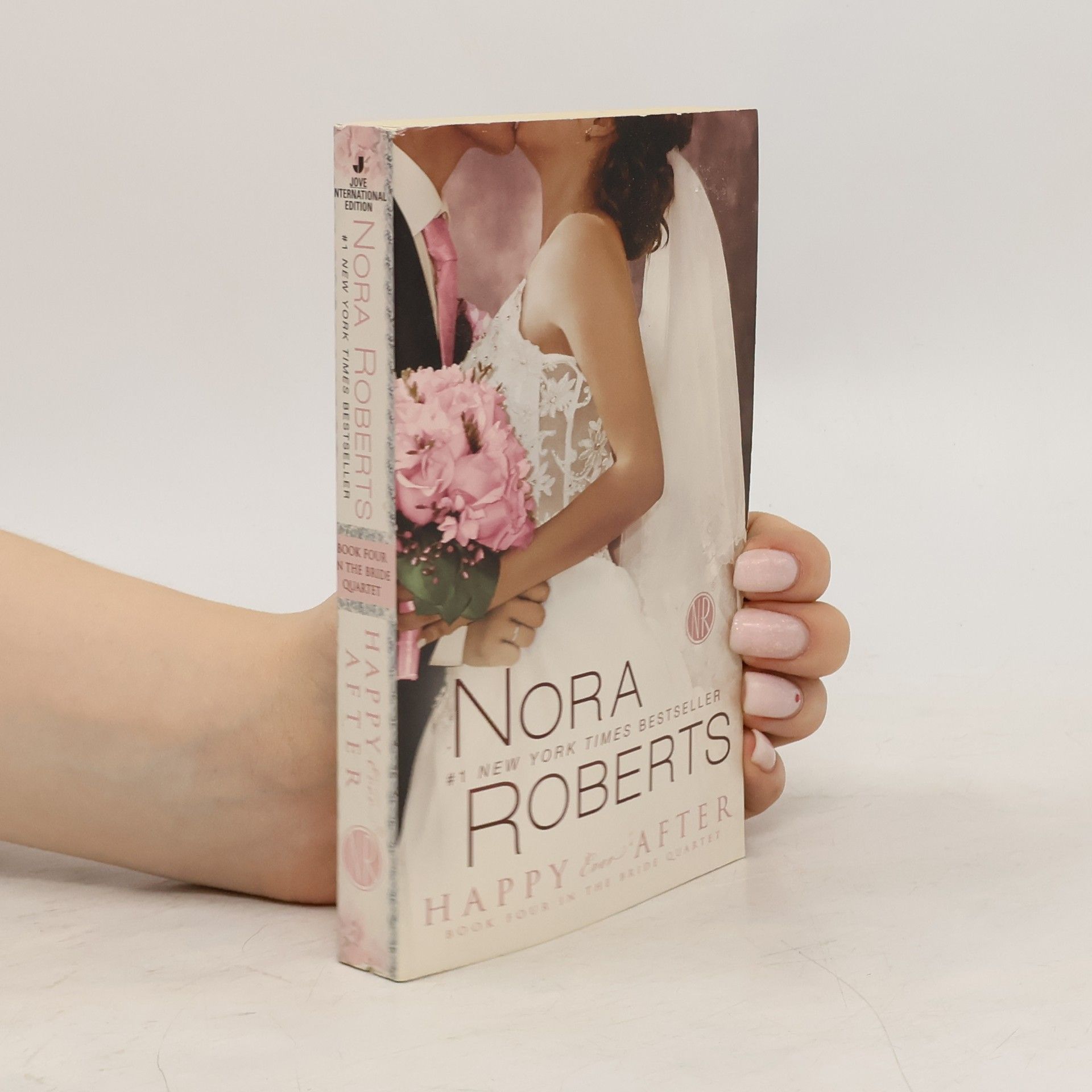 Nora Roberts Happy Ever After. Winterwunder, englische Ausgabe