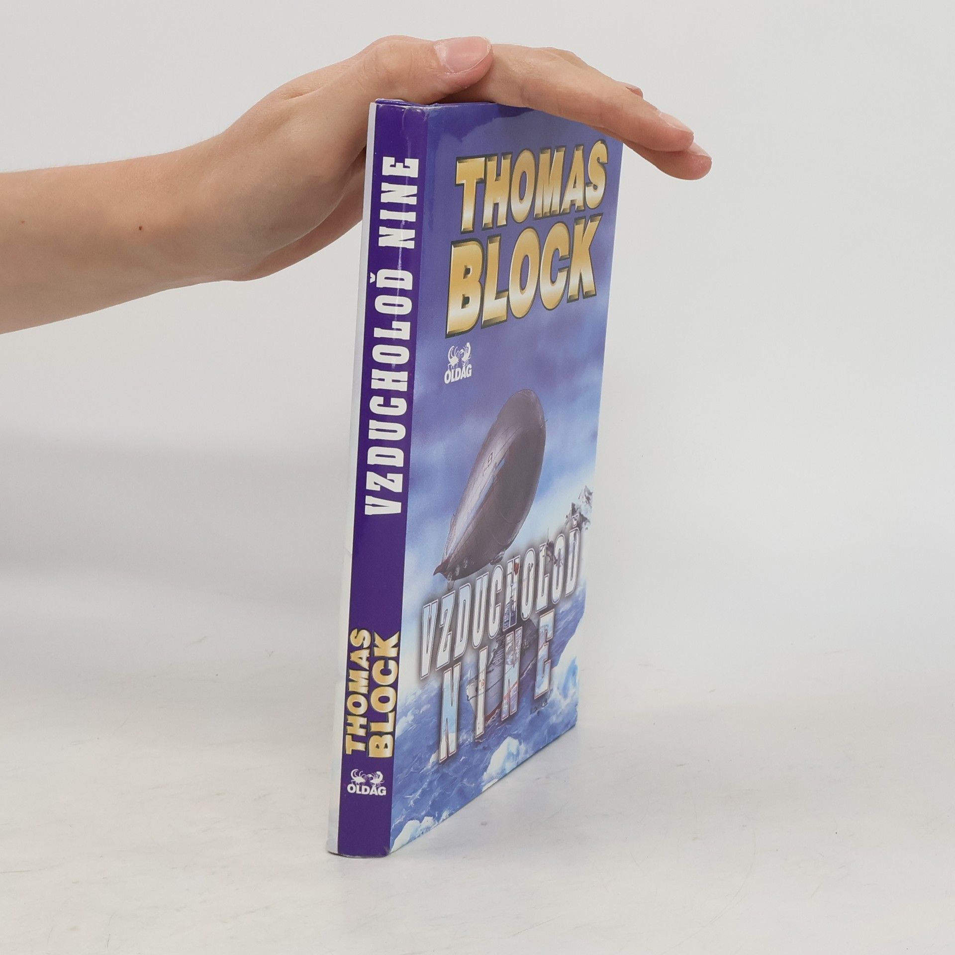 Thomas Block Vzducholoď Nine