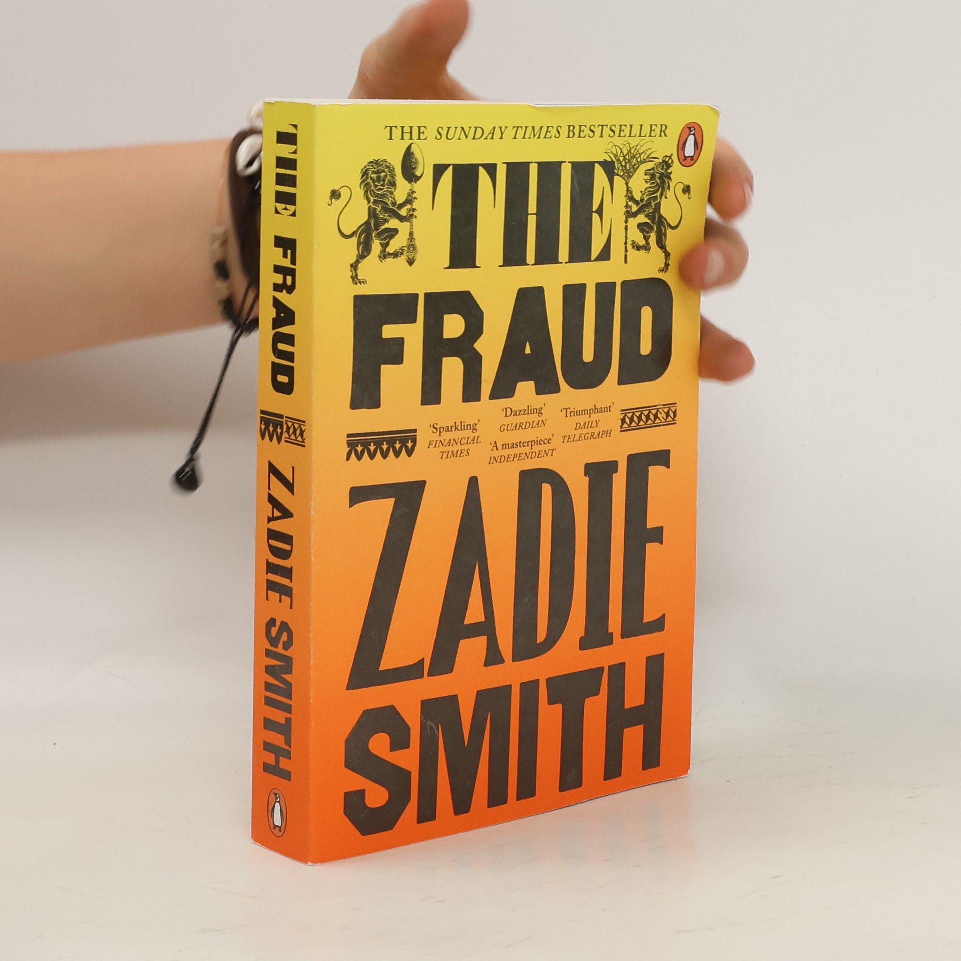 Zadie Smith The Fraud: The Instant Sunday Times Bestseller