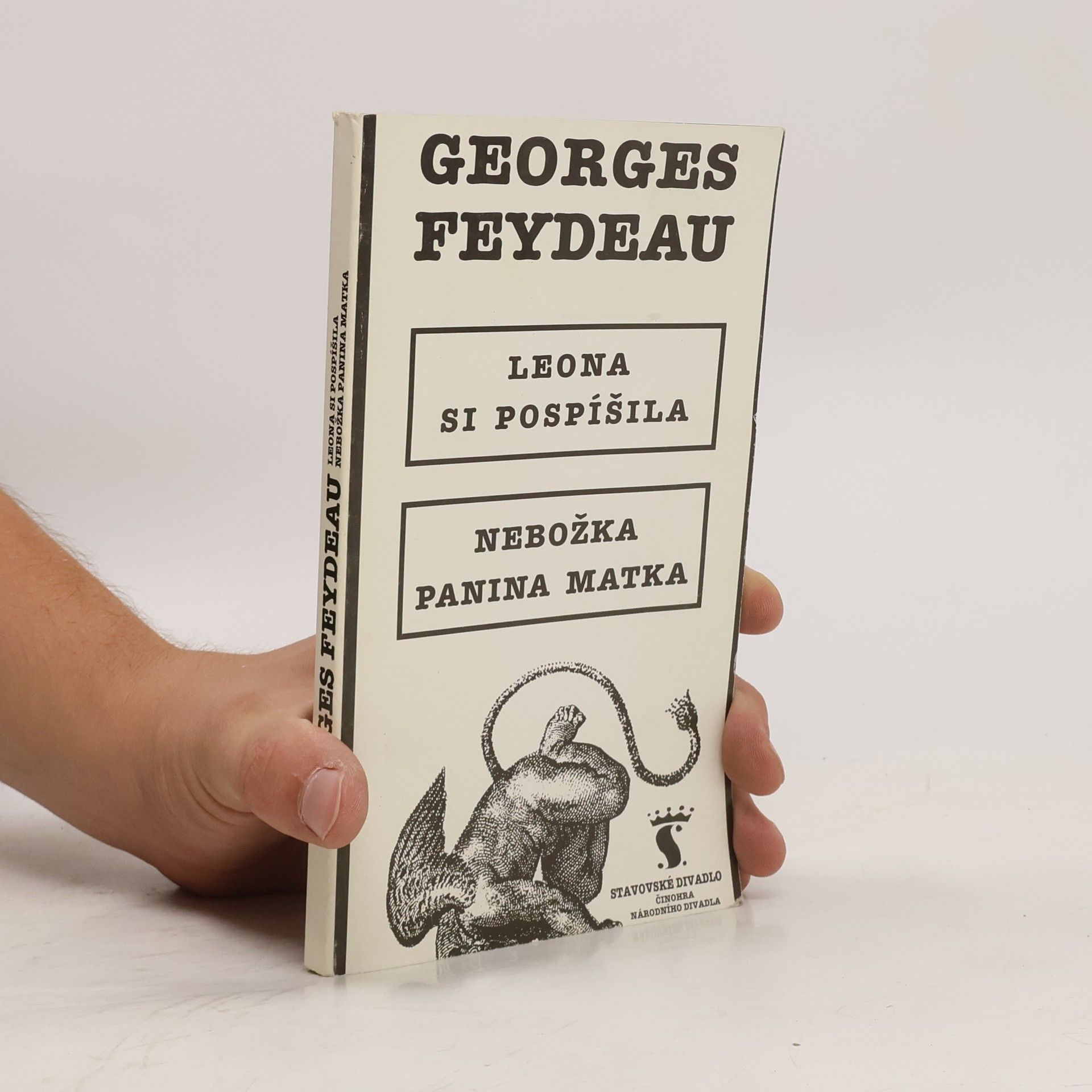 Georges Feydeau Leona si pospíšila. Nebožka panina matka