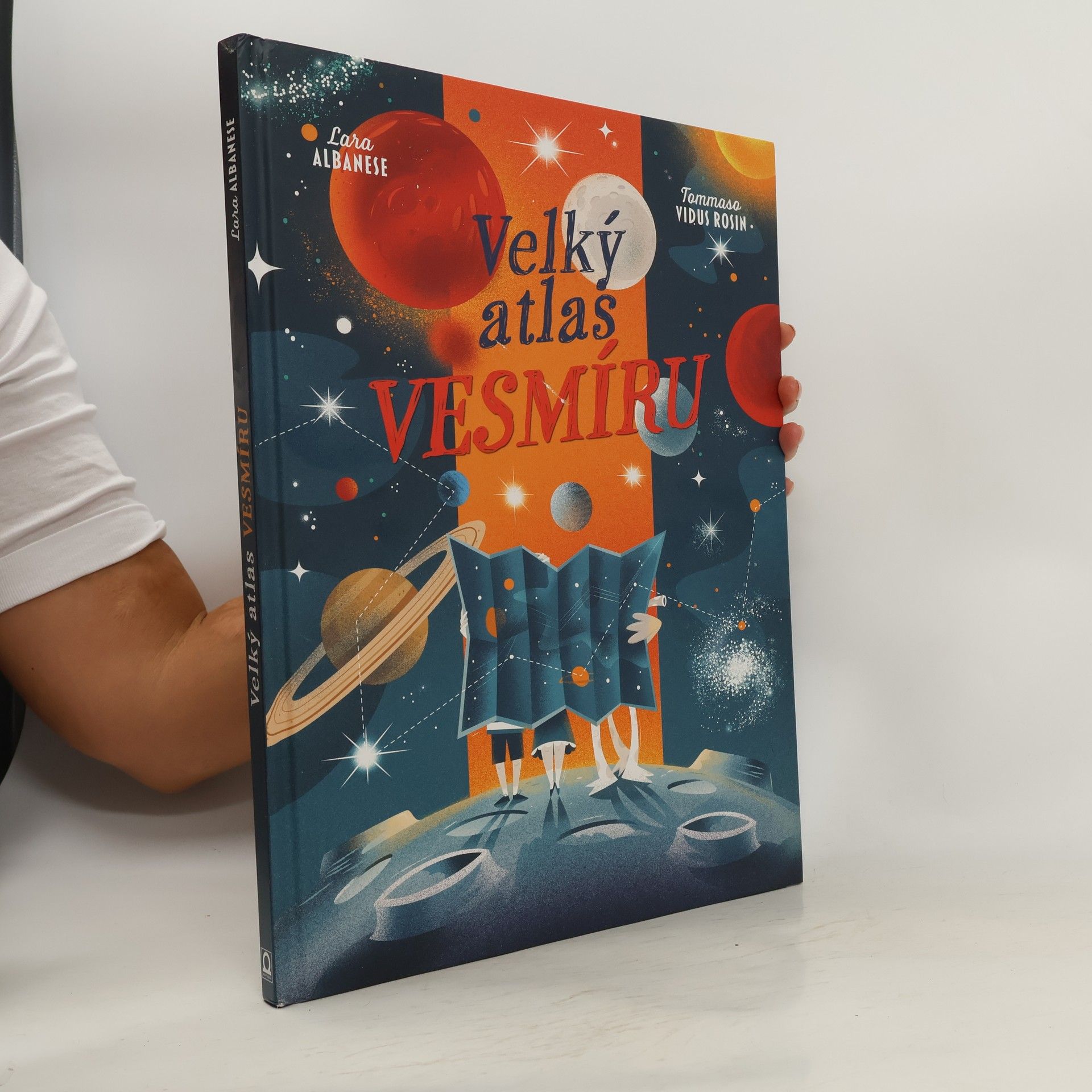 Lara Albanese Velký atlas vesmíru