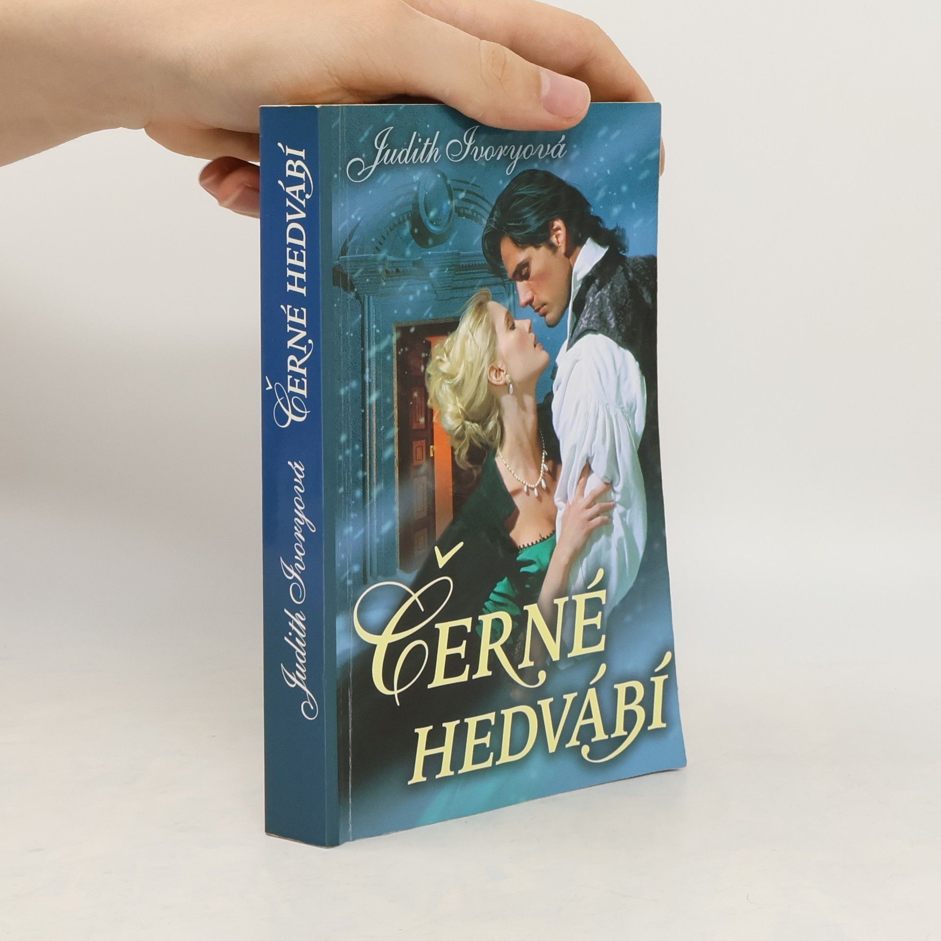 Judith Ivory Černé hedvábí