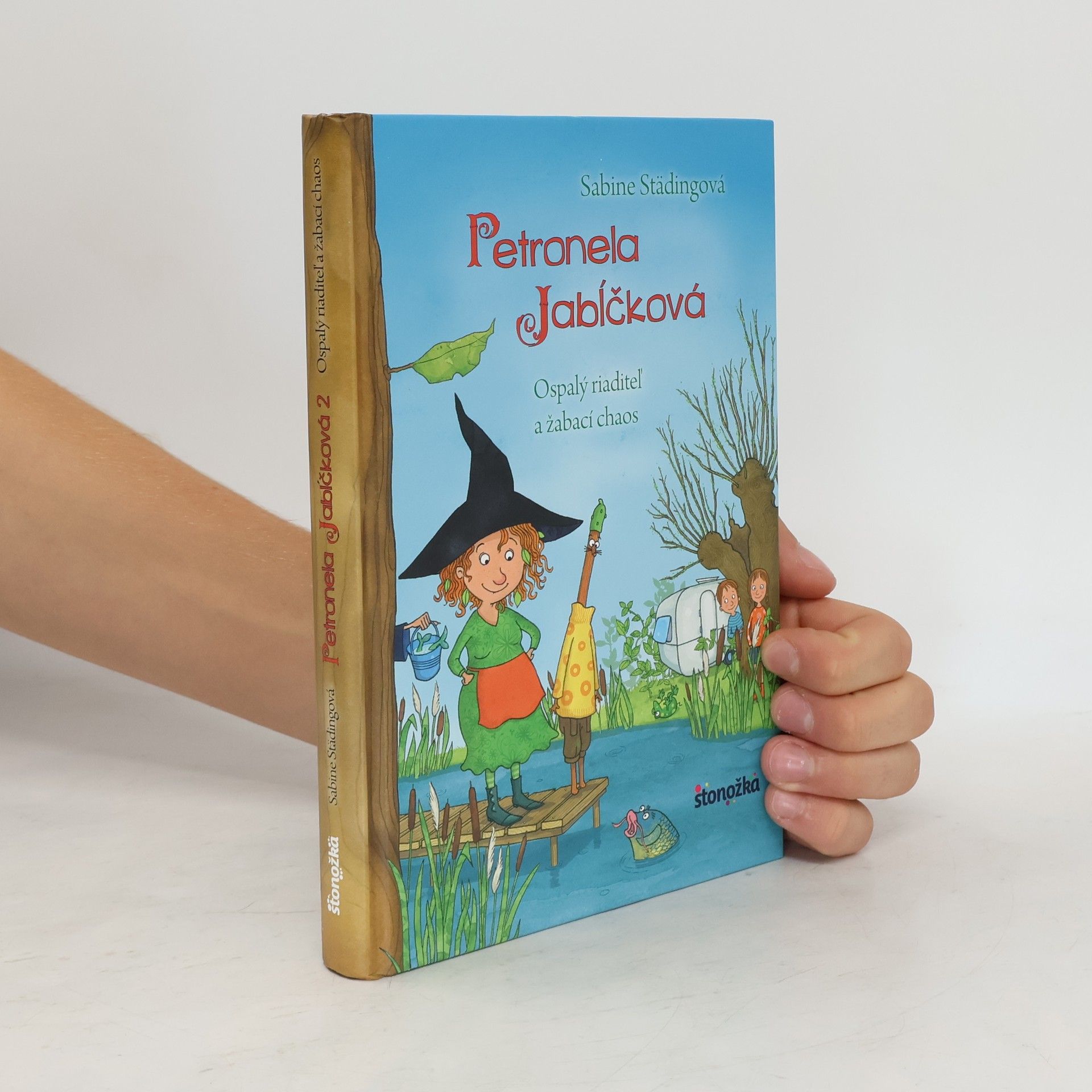 Sabine Ständig Ospalý riaditeľ a žabací chaos