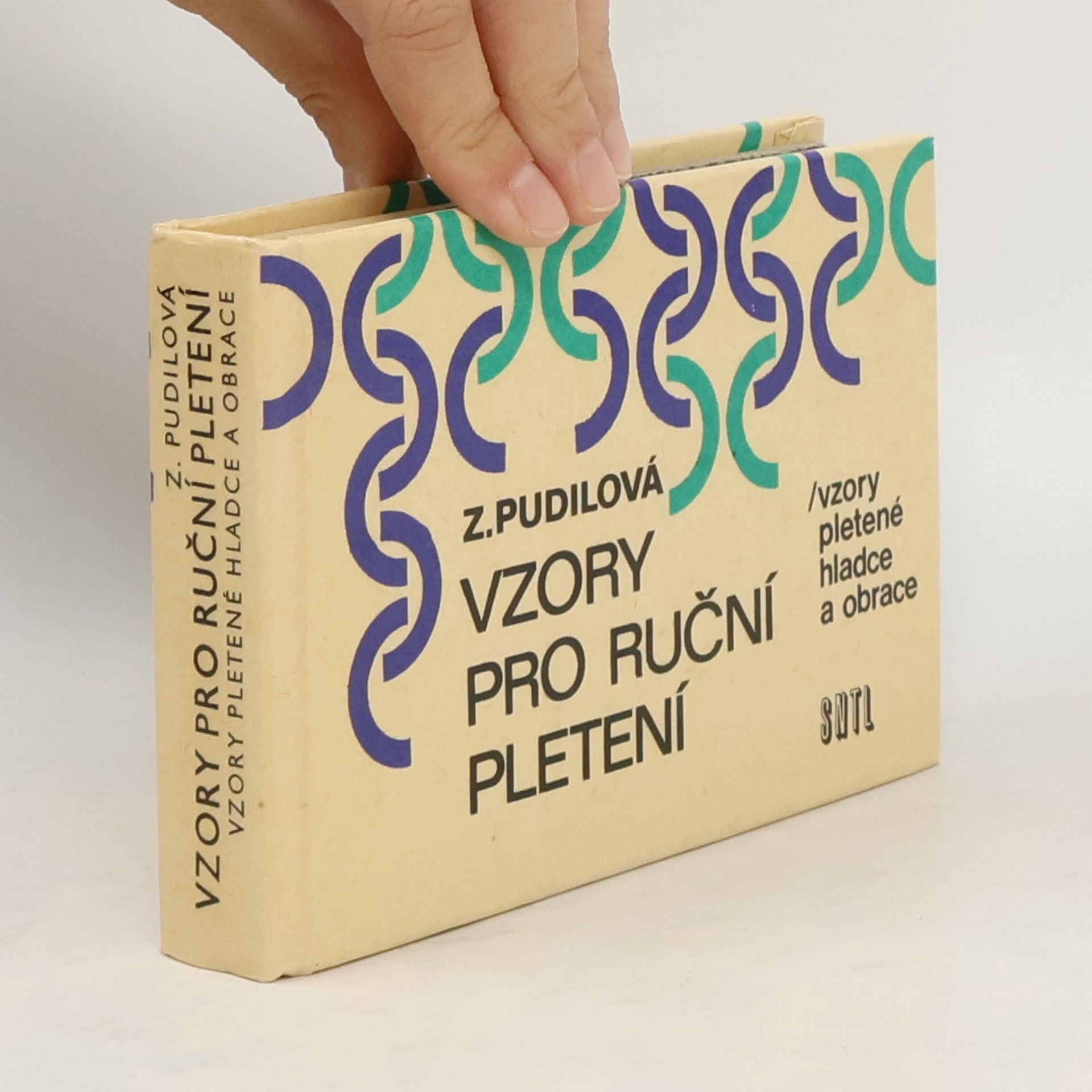 Zdenka Pudilová Vzory pro ruční pletení. Vzory pletené hladce a obrace