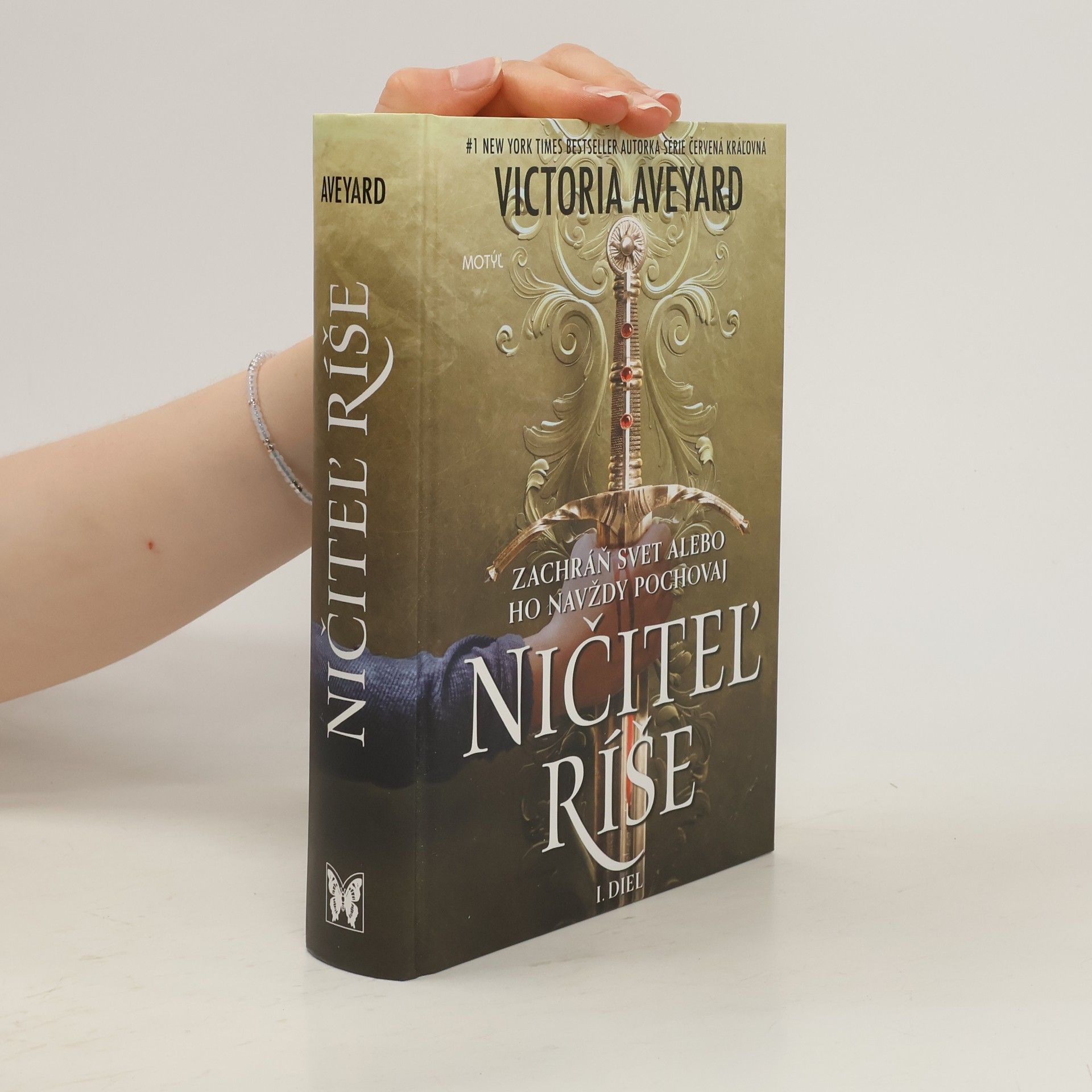 Victoria Aveyardová Ničiteľ ríše