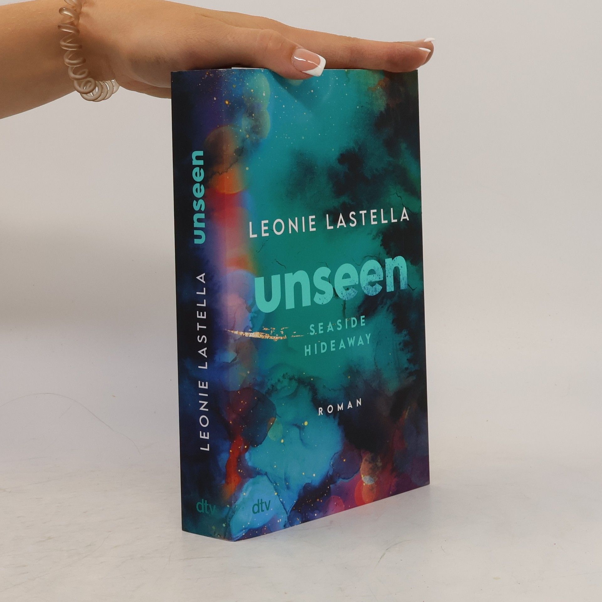 Seaside Hideaway – Unseen