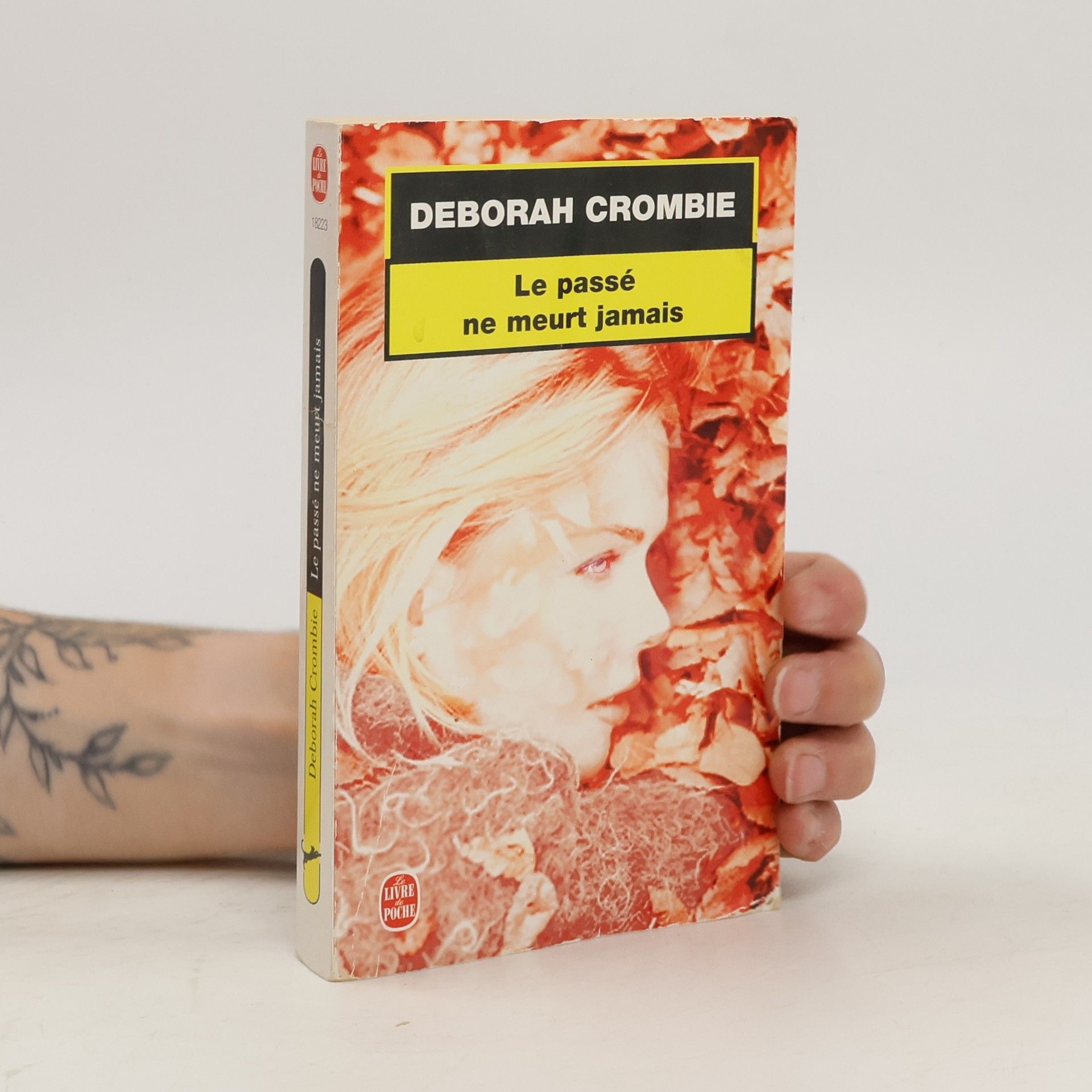 D. Crombie Le Passe Ne Meurt Jamais