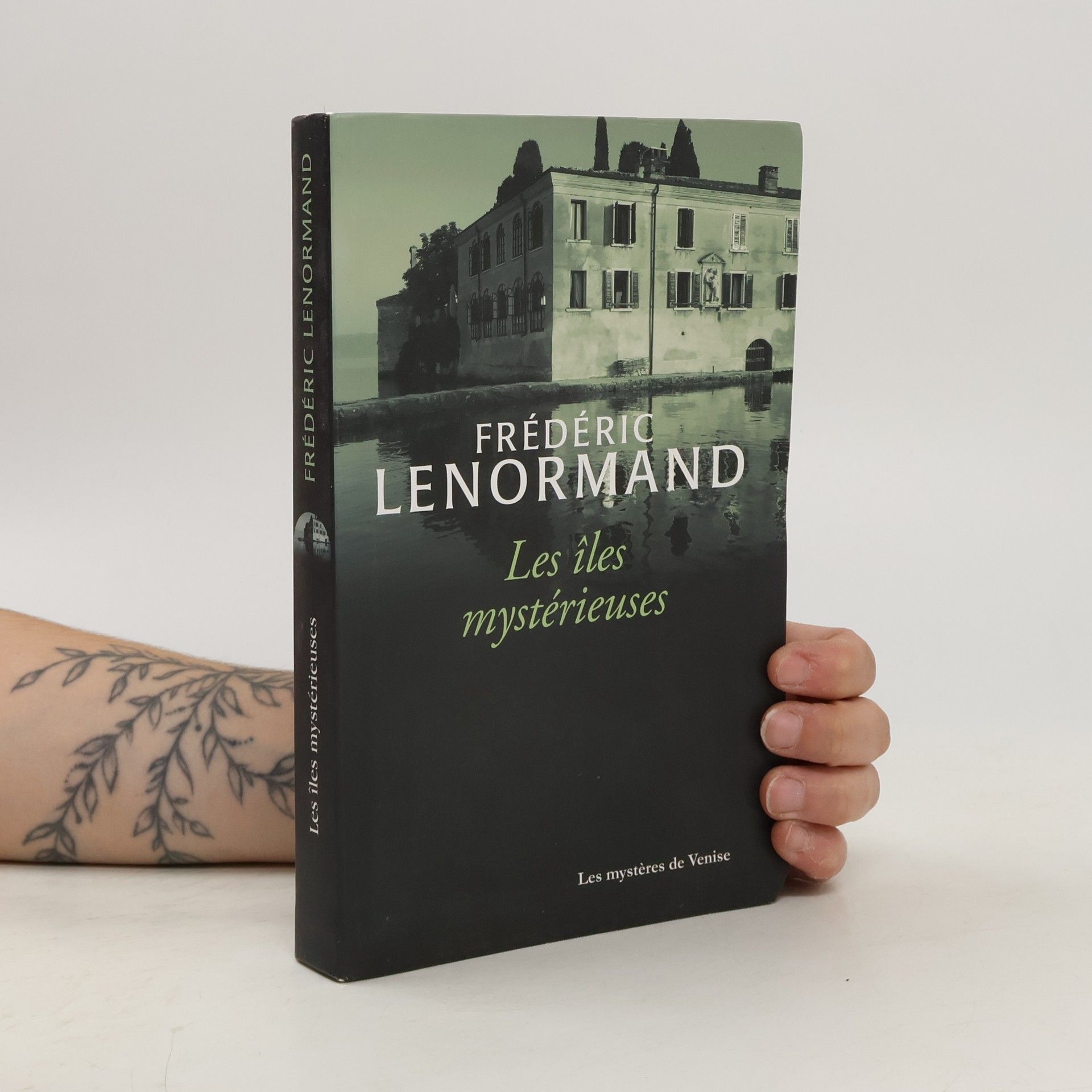 Frédéric Lenormand Les îles mystérieuses