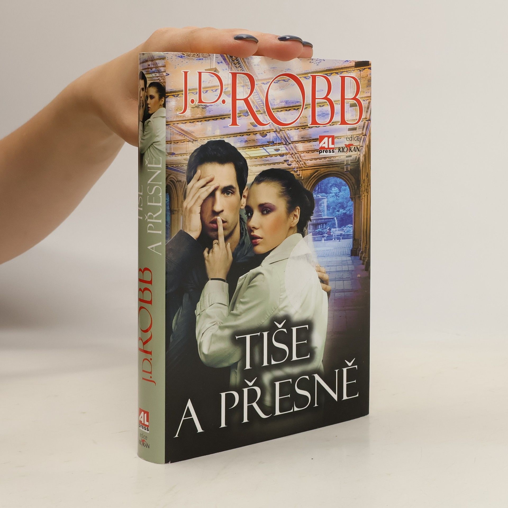 Nora Roberts Tiše a přesně