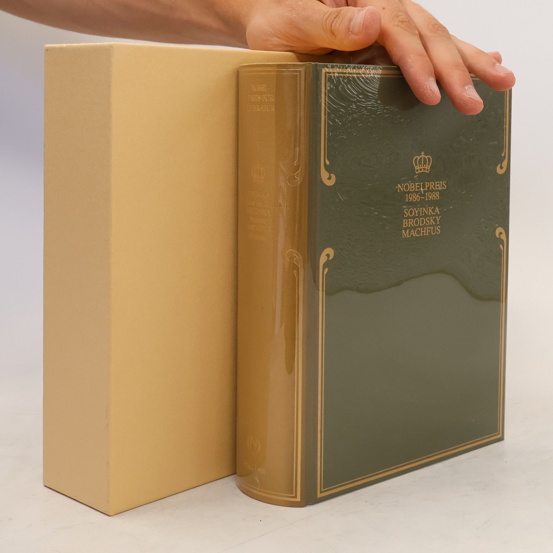 Naguib Mahfouz Nobelpreis für Literatur 1986-1988. Soyinka: Aké, Jahre fer Kindheit. Brodsky: Marmor. Machfus: Miramar