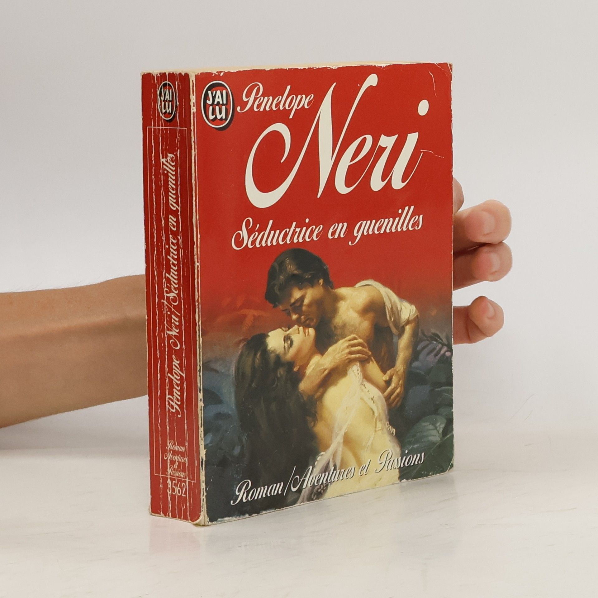 Penelope Neri Séductrice en guenilles