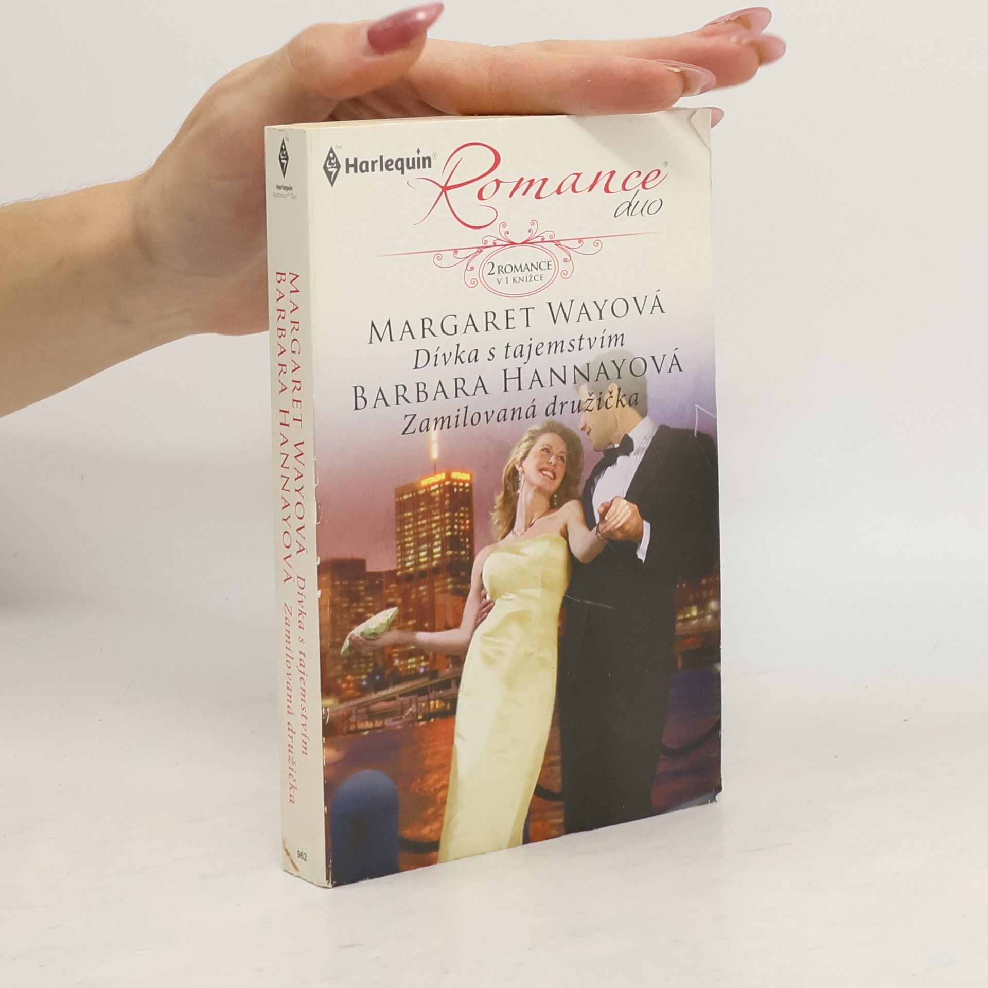 Margaret Way Dívka s tajemstvím / Zamilovaná družička