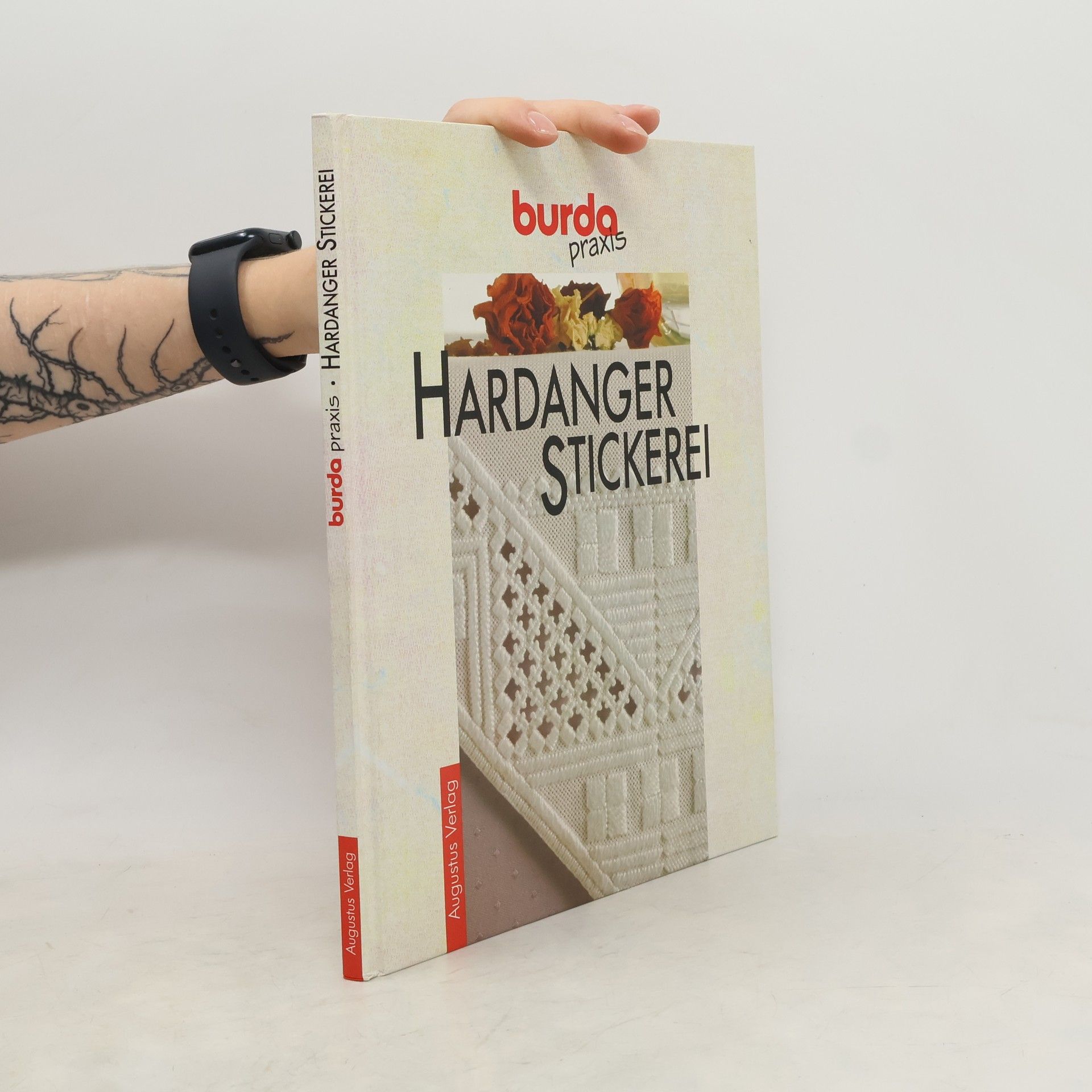 Collectif d'auteurs Hardanger-Stickerei