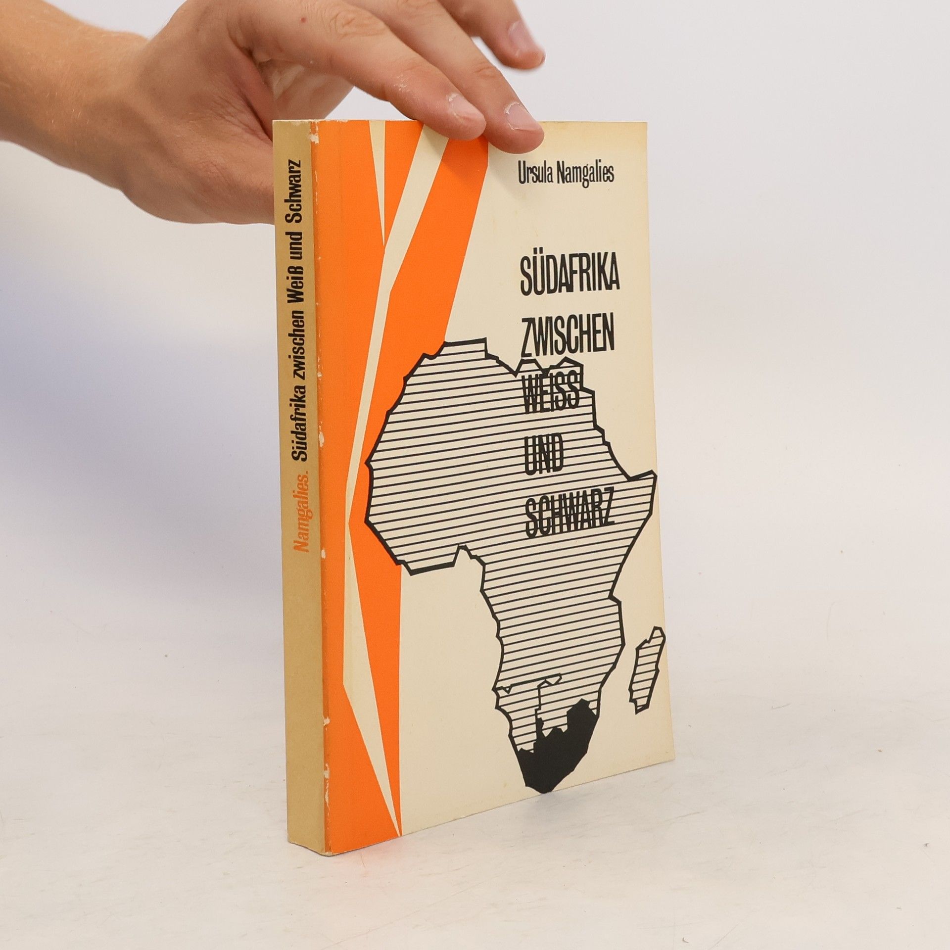 Ursula Namgalies Südafrika zwischen weiss und schwarz