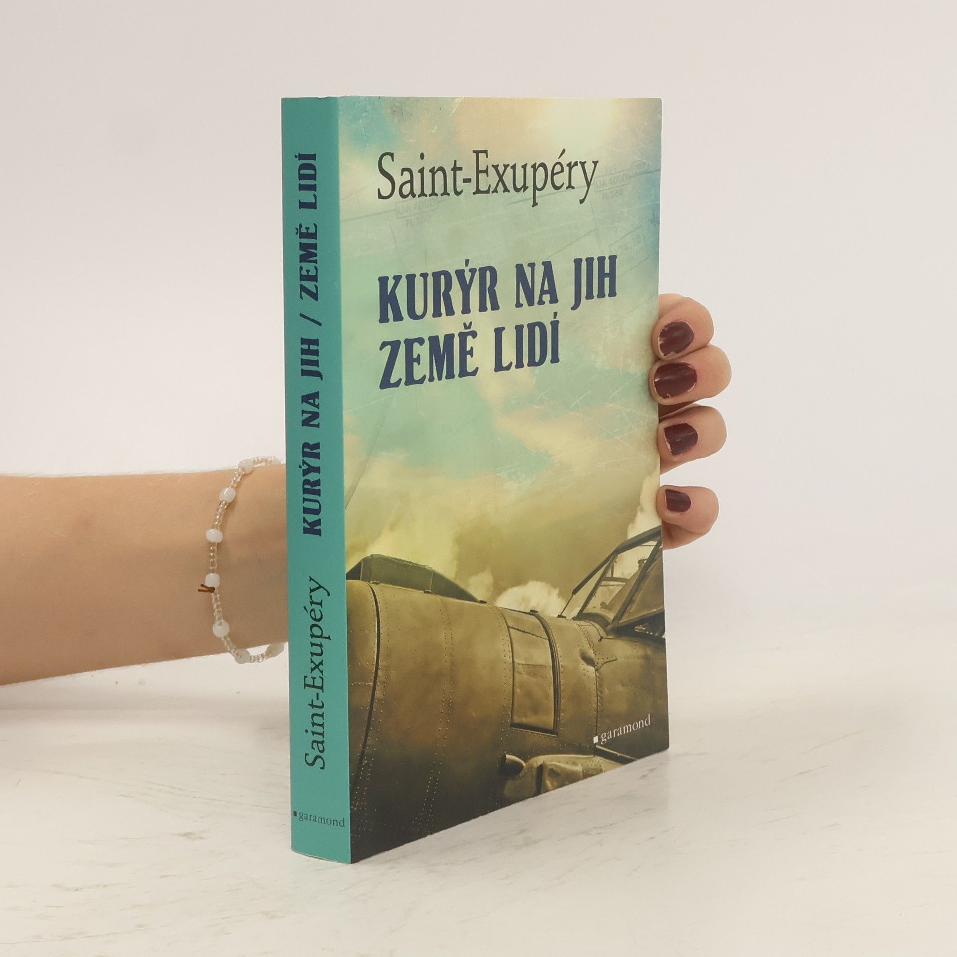 Antoine de Saint-Exupéry Kurýr na jih / Země lidí