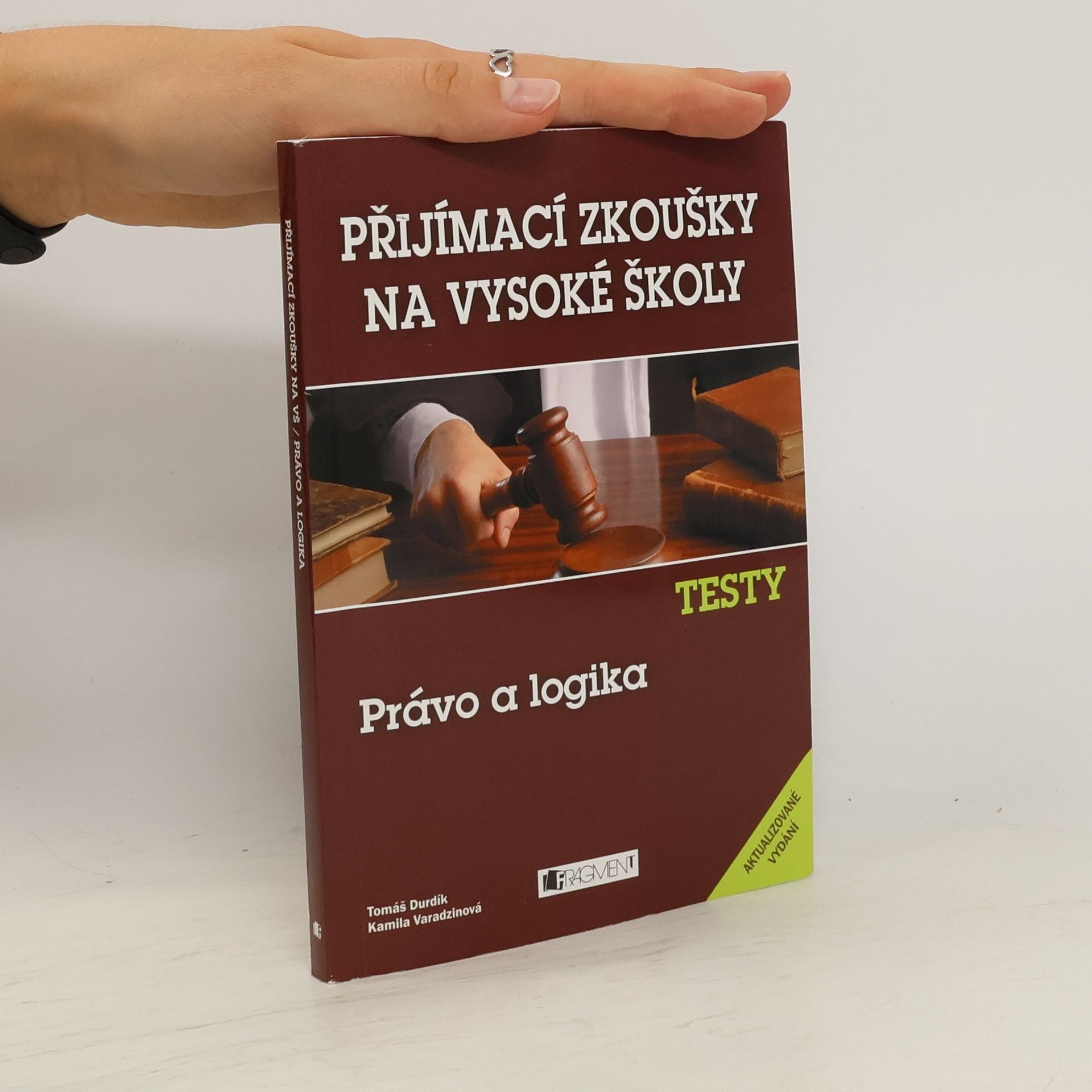 Testy : právo a logika