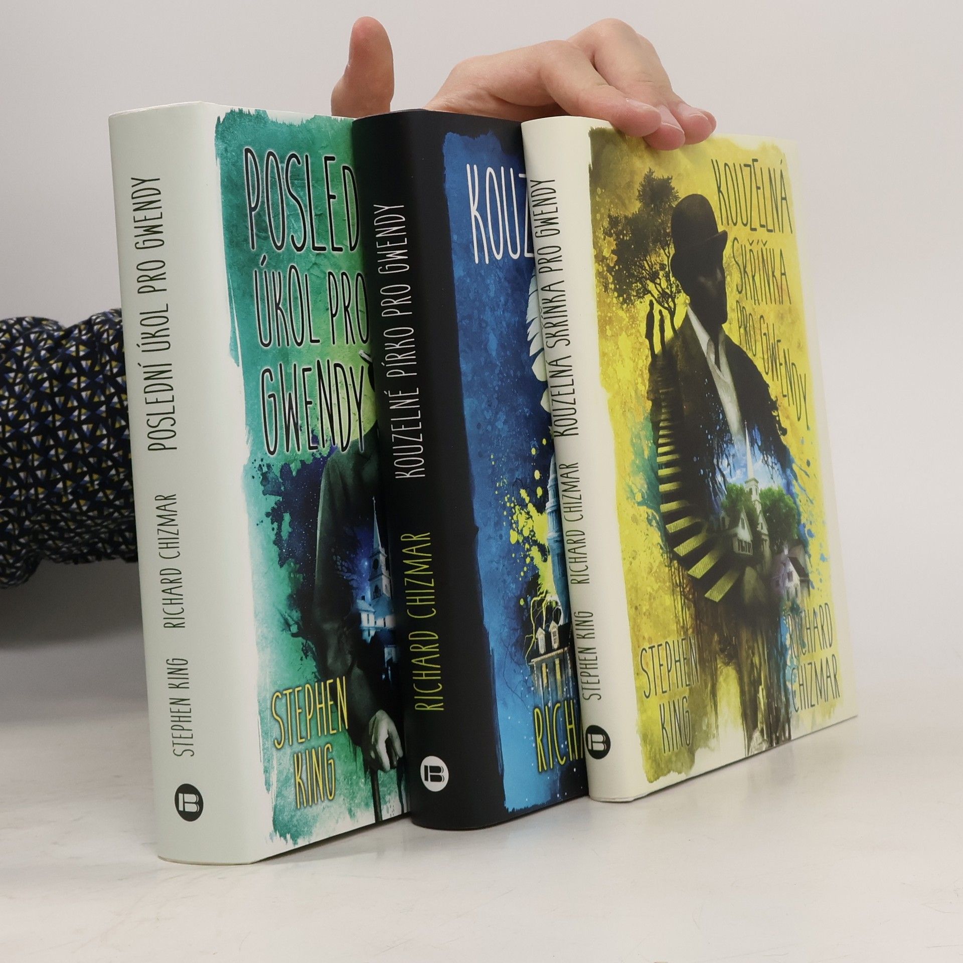 Richard Chizmar Kouzelná skříňka pro Gwendy. Kouzelné pírko pro Gwendy. Poslední úkol pro Gwendy