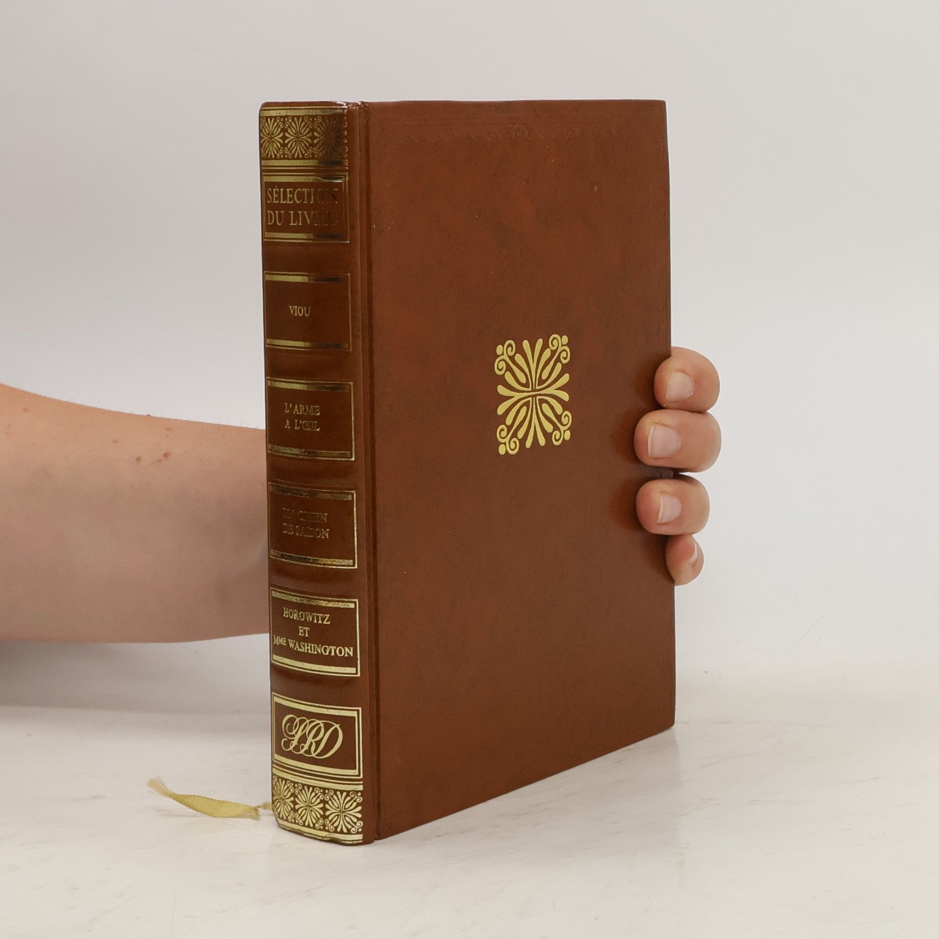 kolektiv Sélection du livre. Viou. L'arme à l'oeil. Un chien de saison. Horowitz et Mme Washington