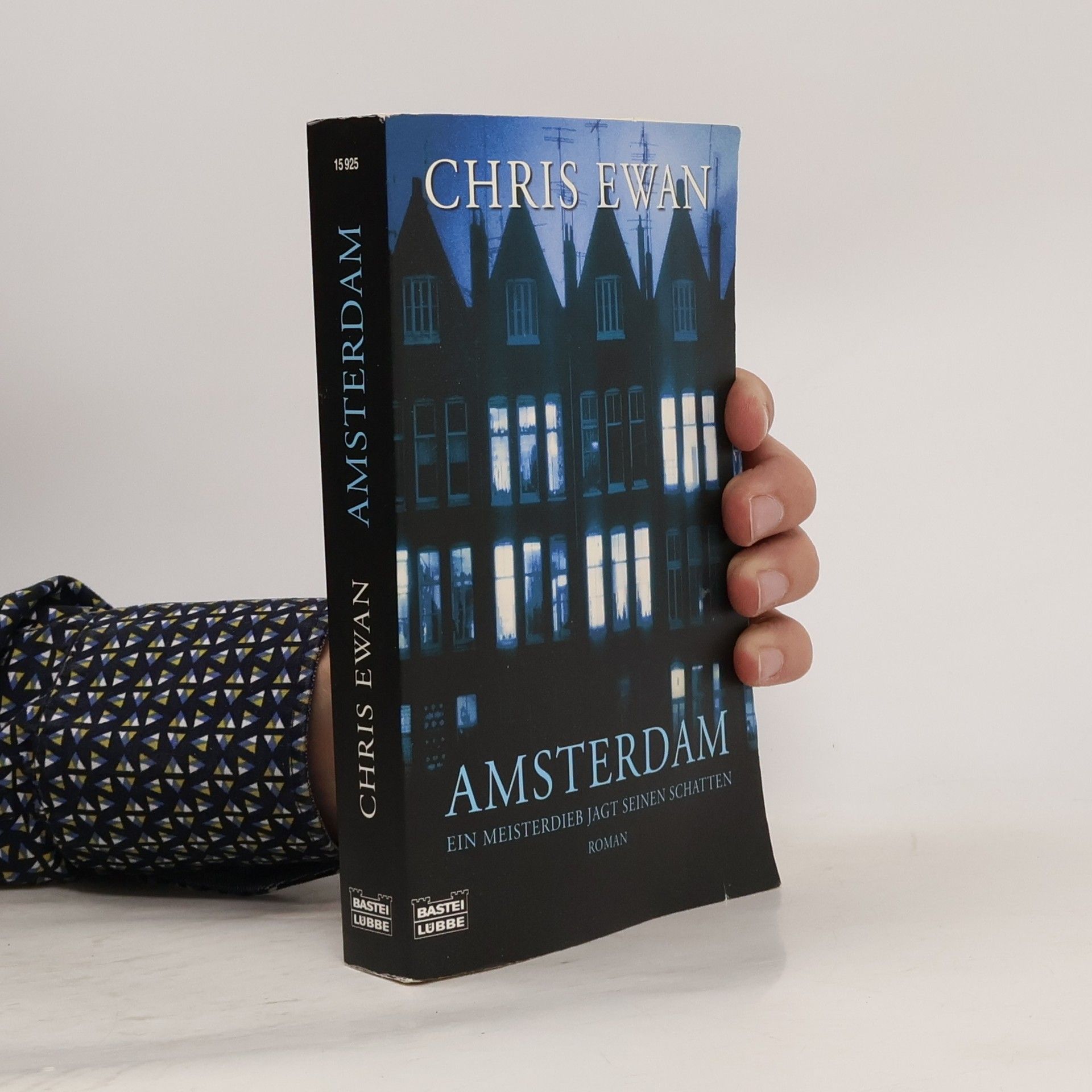 Chris Ewan Amsterdam
