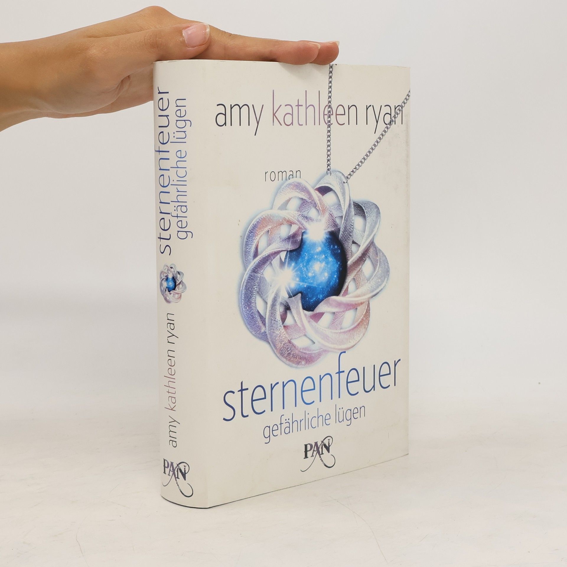 Amy Kathleen Ryan Sternenfeuer