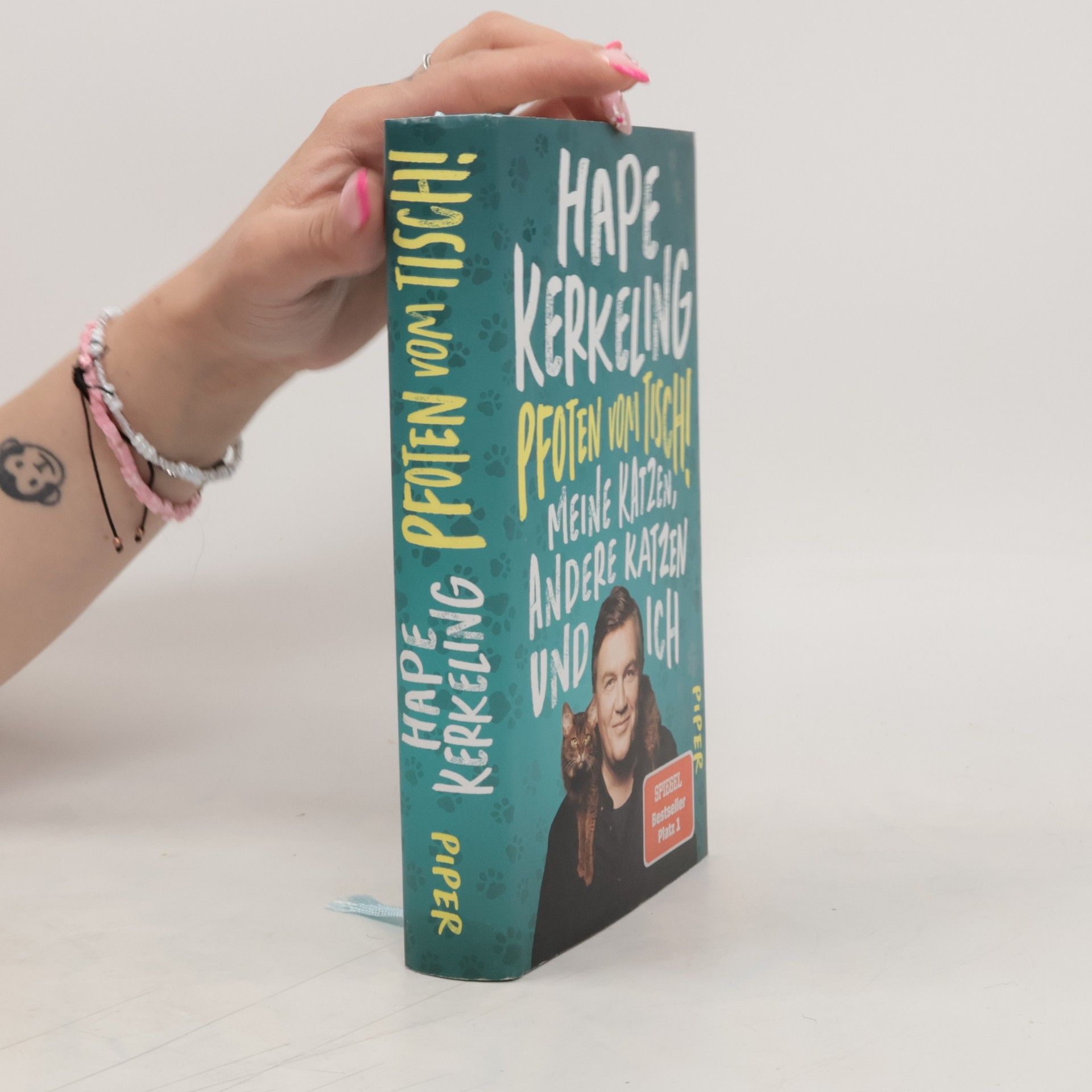 Hape Kerkeling Pfoten vom Tisch! : Meine Katzen, andere Katzen und ich