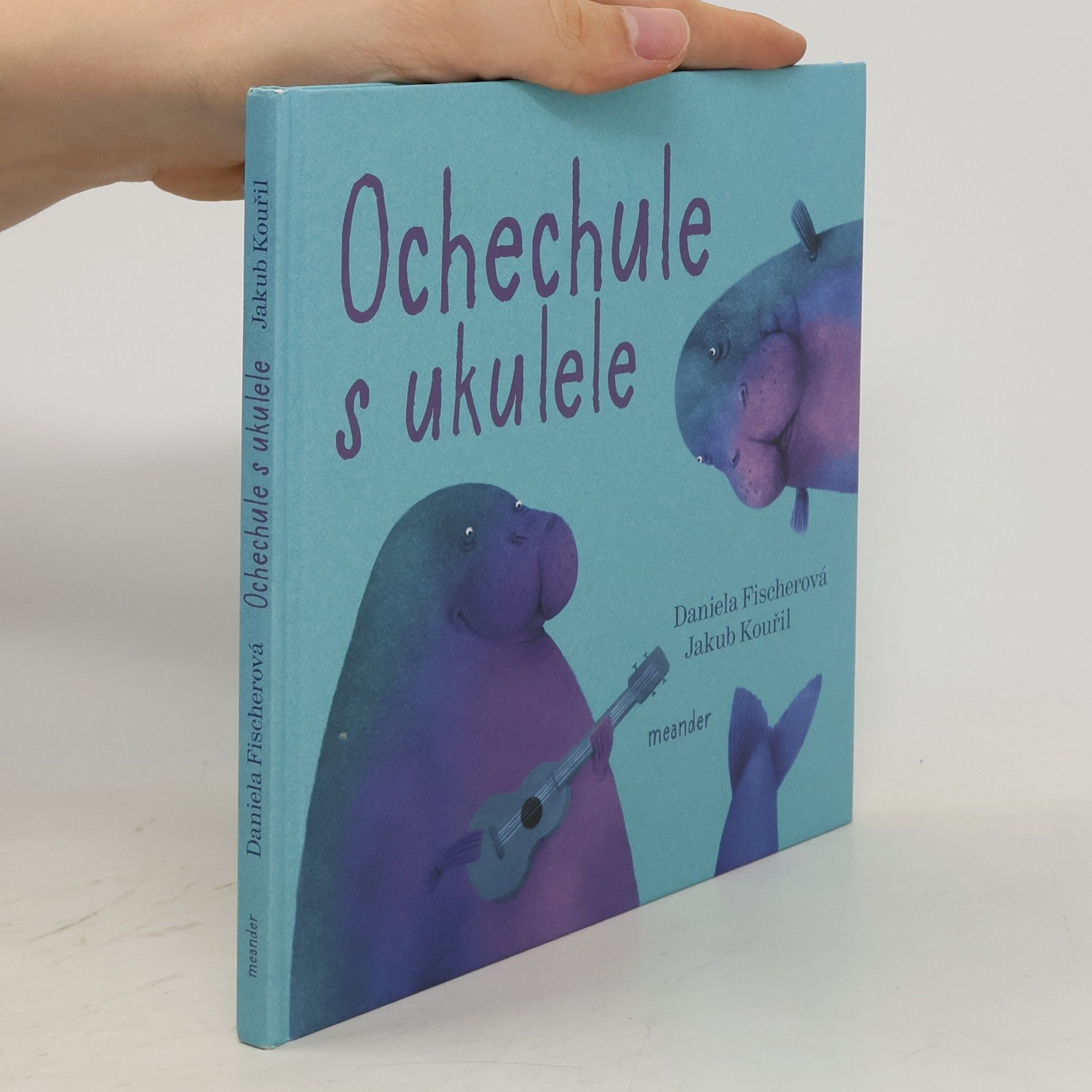 Daniela Fischer Ochechule s ukulele