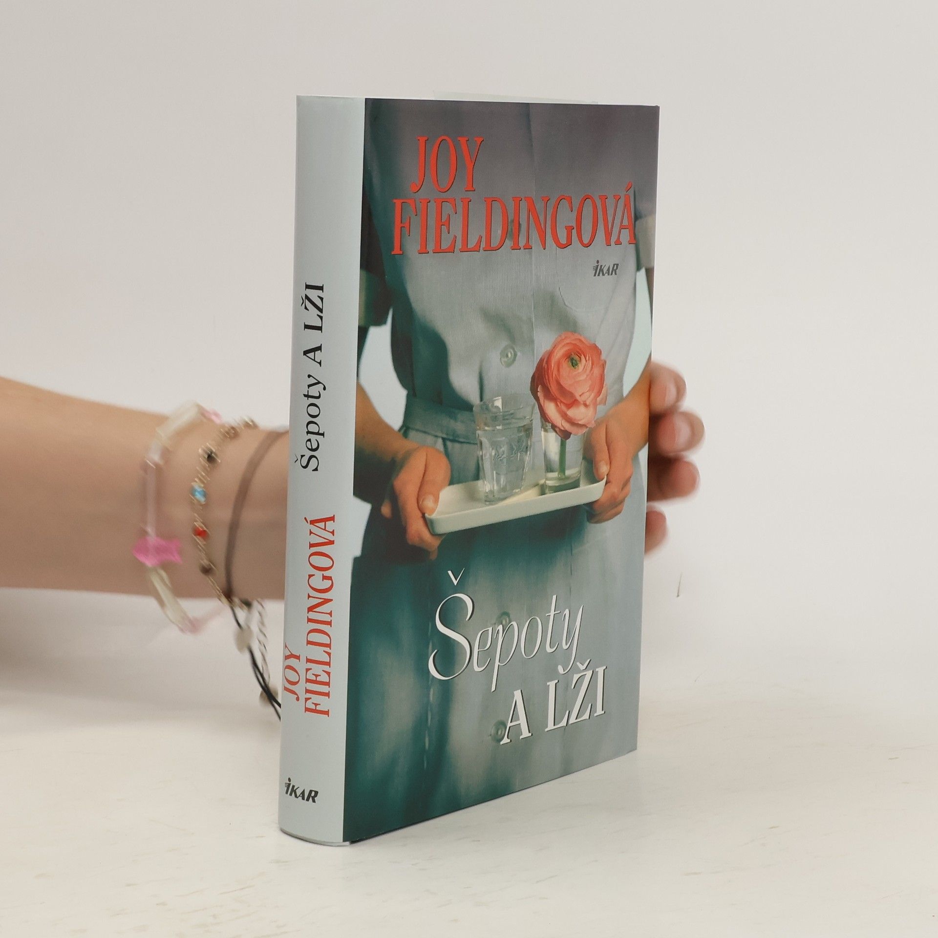 Joy Fielding Šepoty a lži