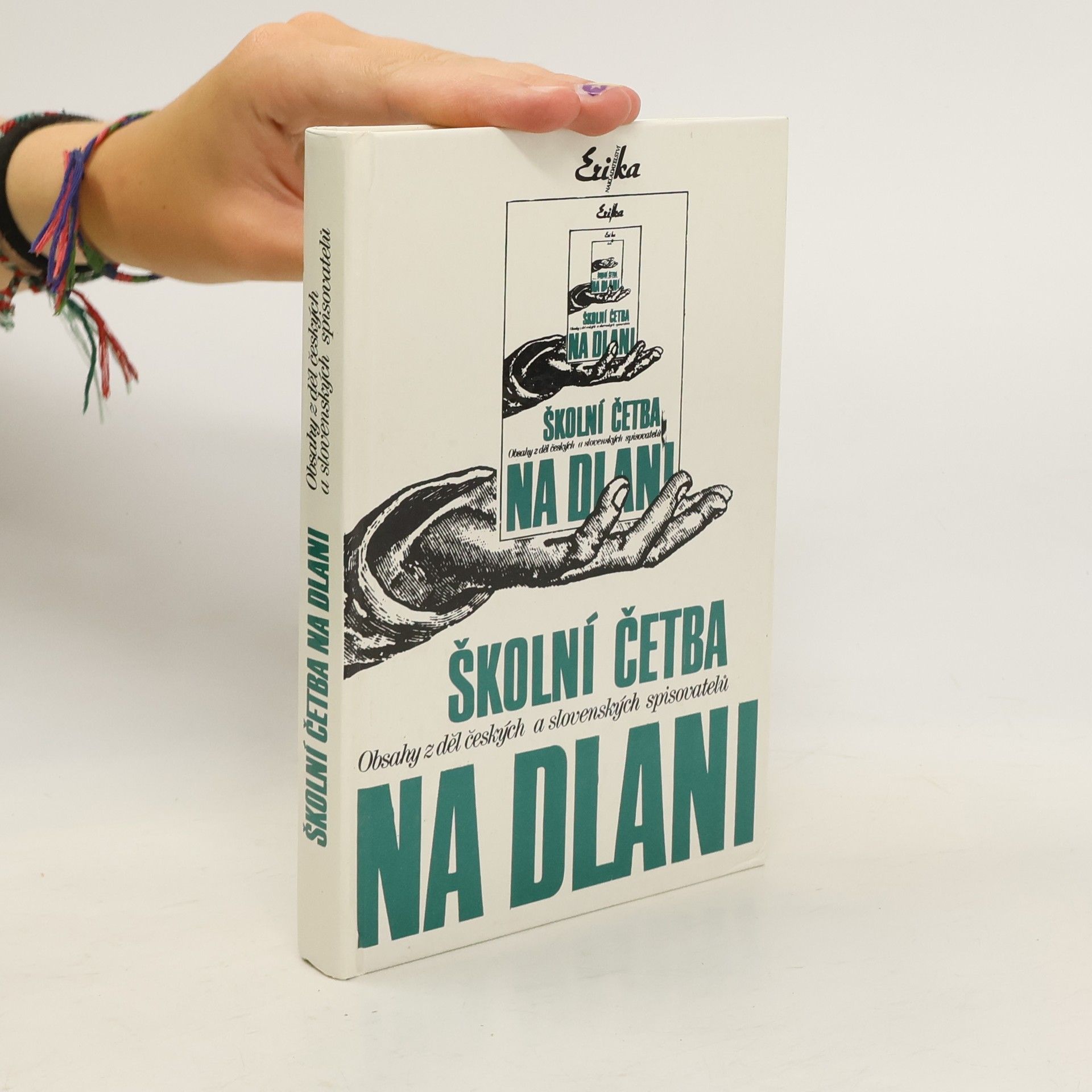 Kolektiv autorů Školní četba na dlani: obsahy z děl českých a slovenských spisovatelů