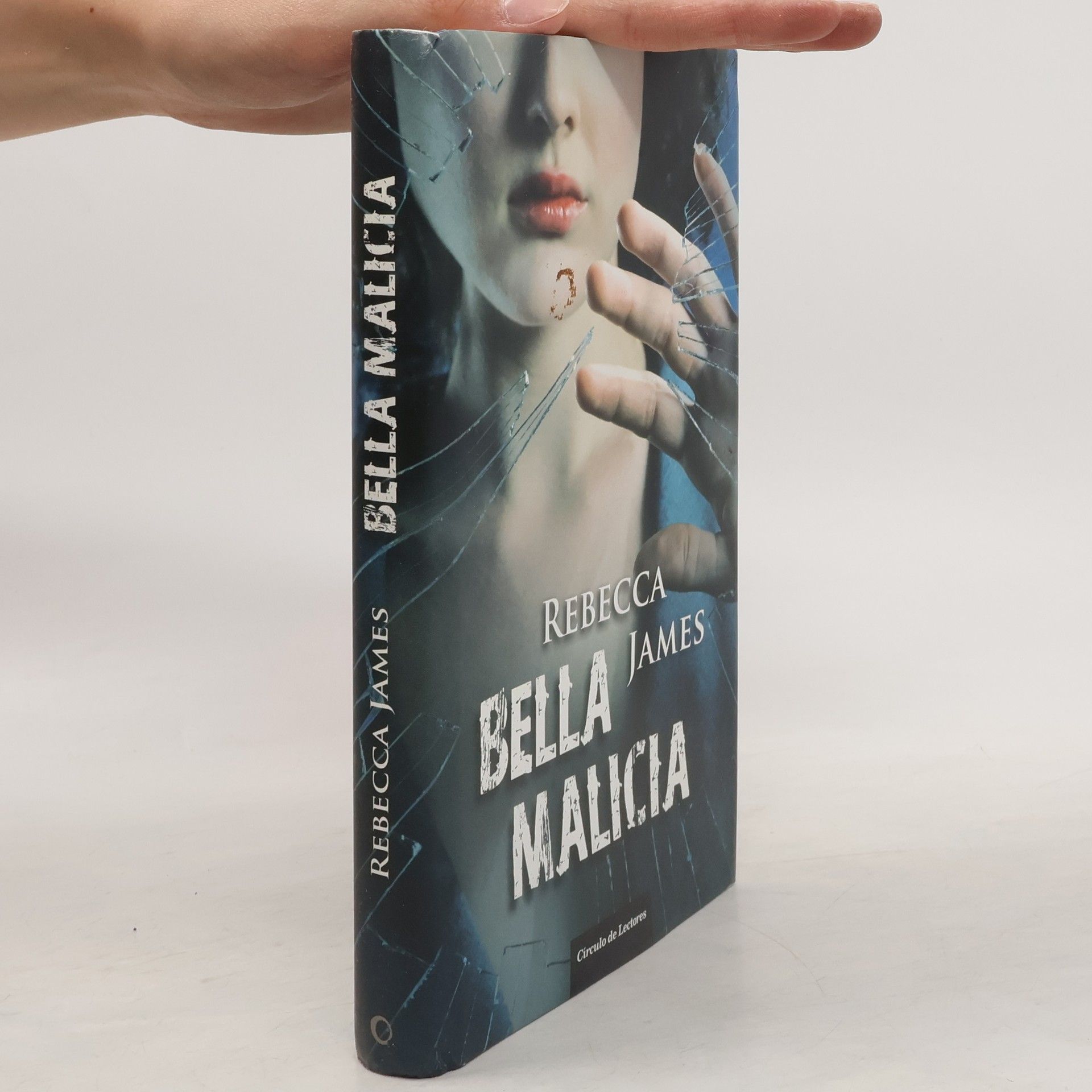Rebecca James Bella malicia