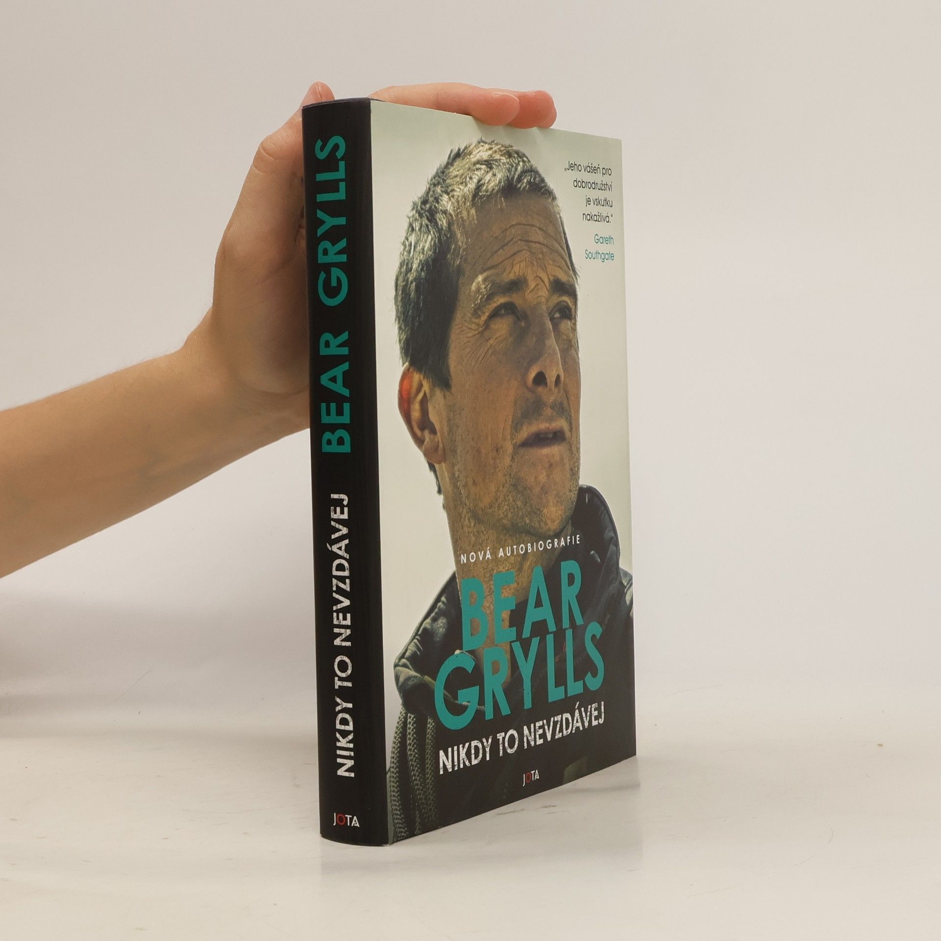 Bear Grylls Nikdy to nevzdávej