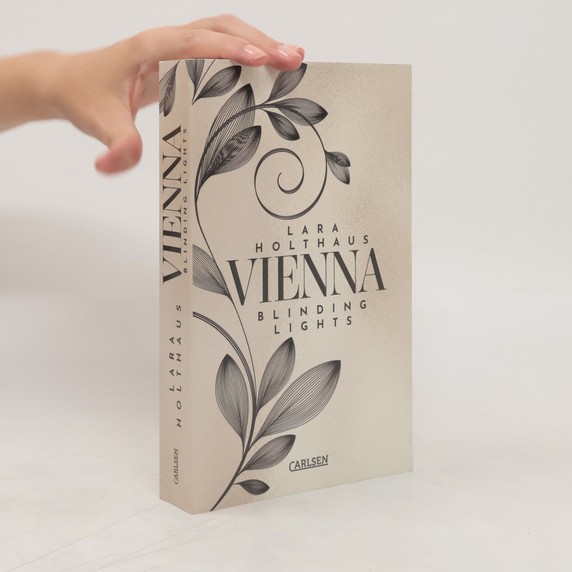 Lara Holthaus Vienna. Blinding Lights