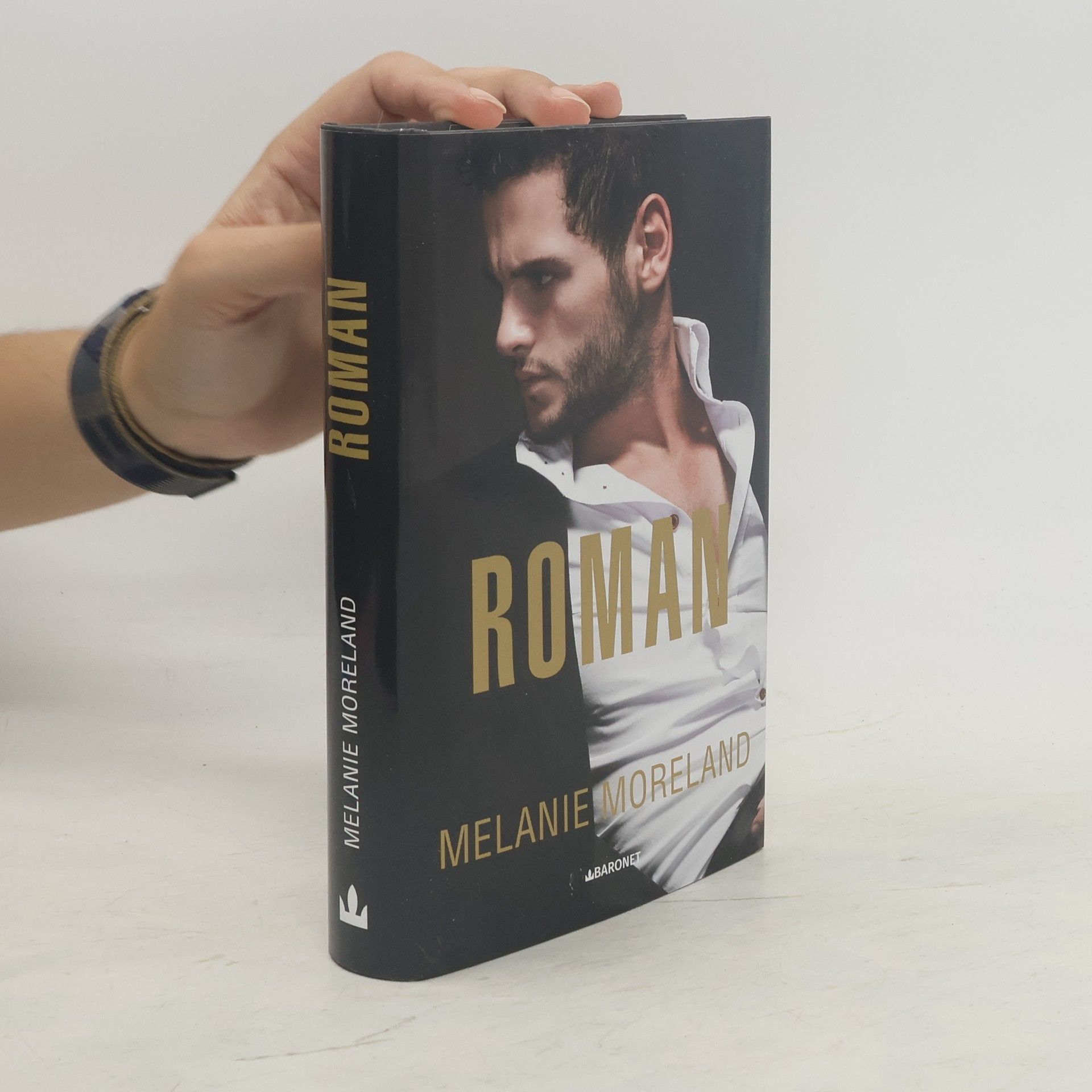 Melanie Moreland Roman