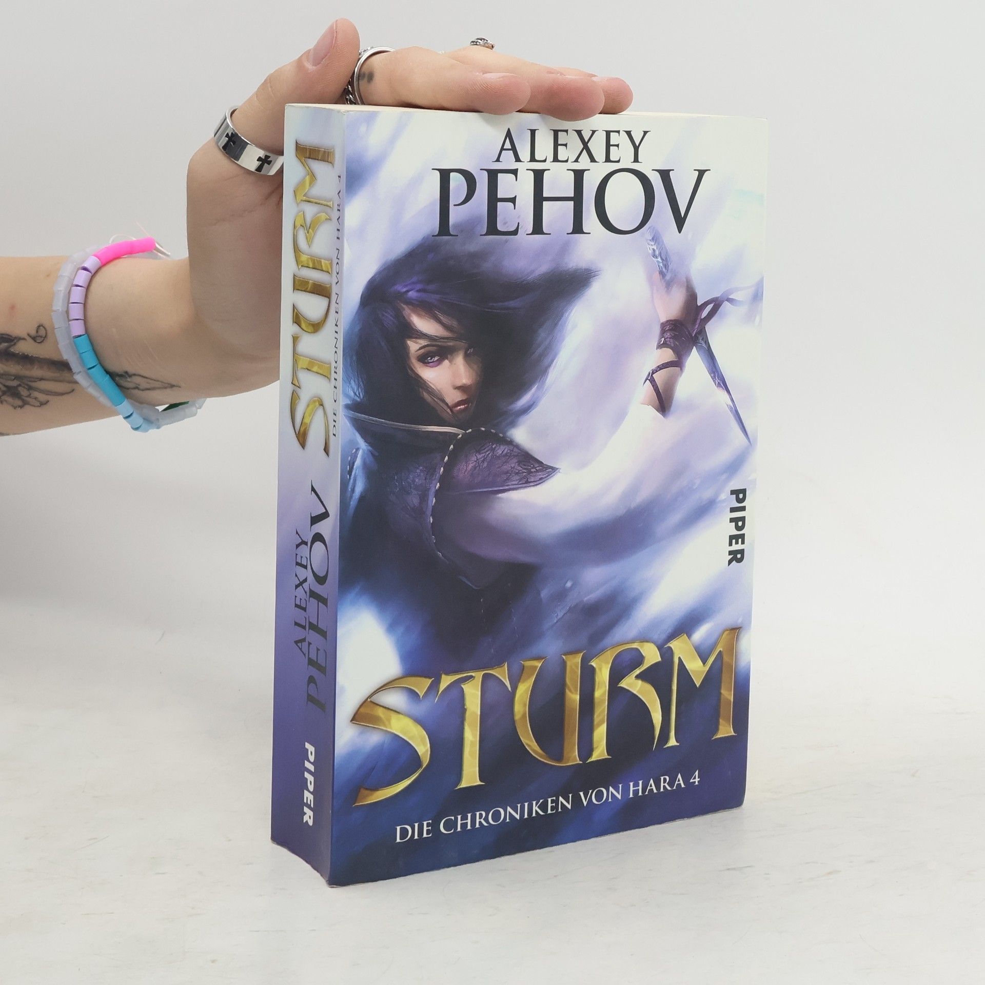 Aleksej Pechov Chroniken von Hara, Sturm