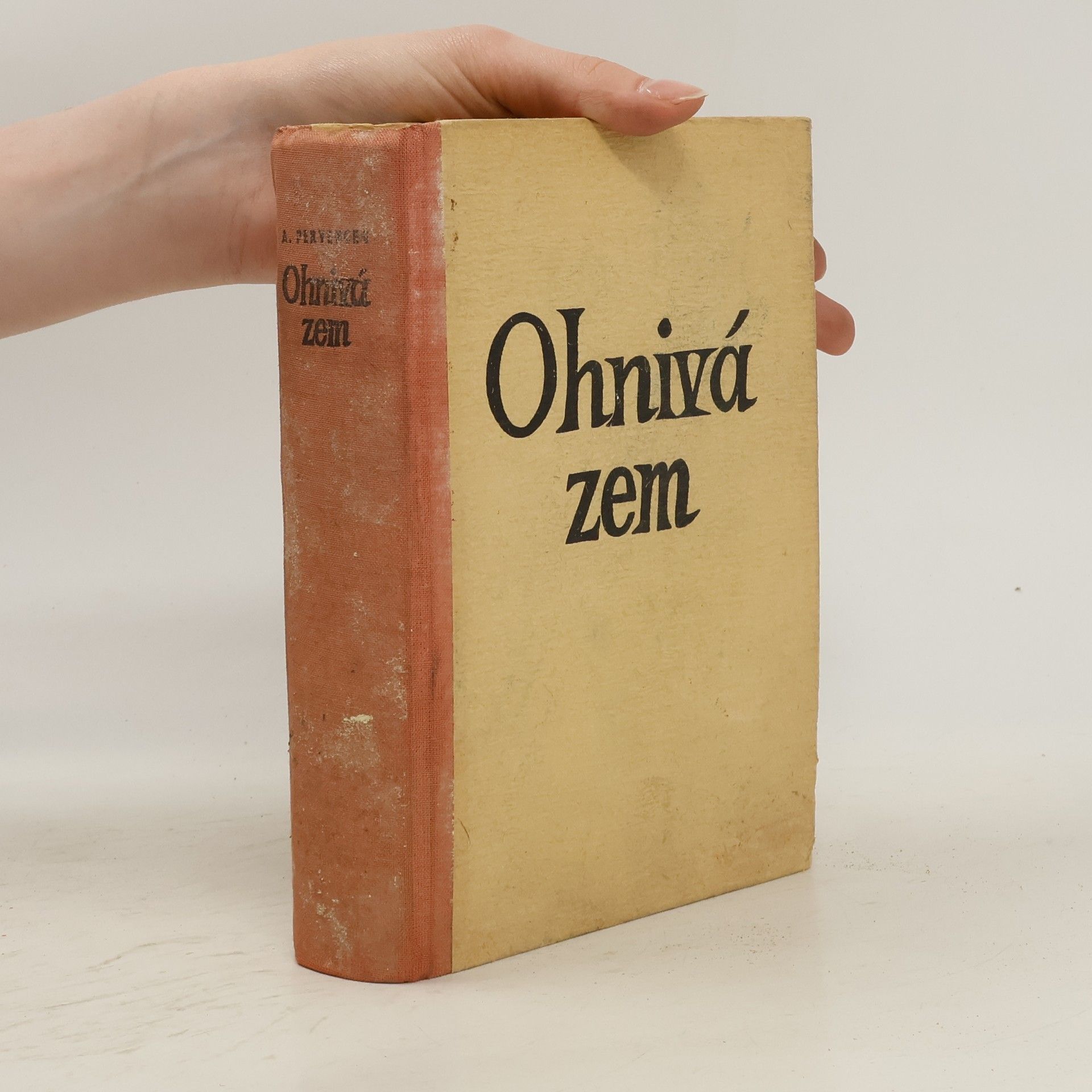 Arkadij Pervencev Ohnivá zem
