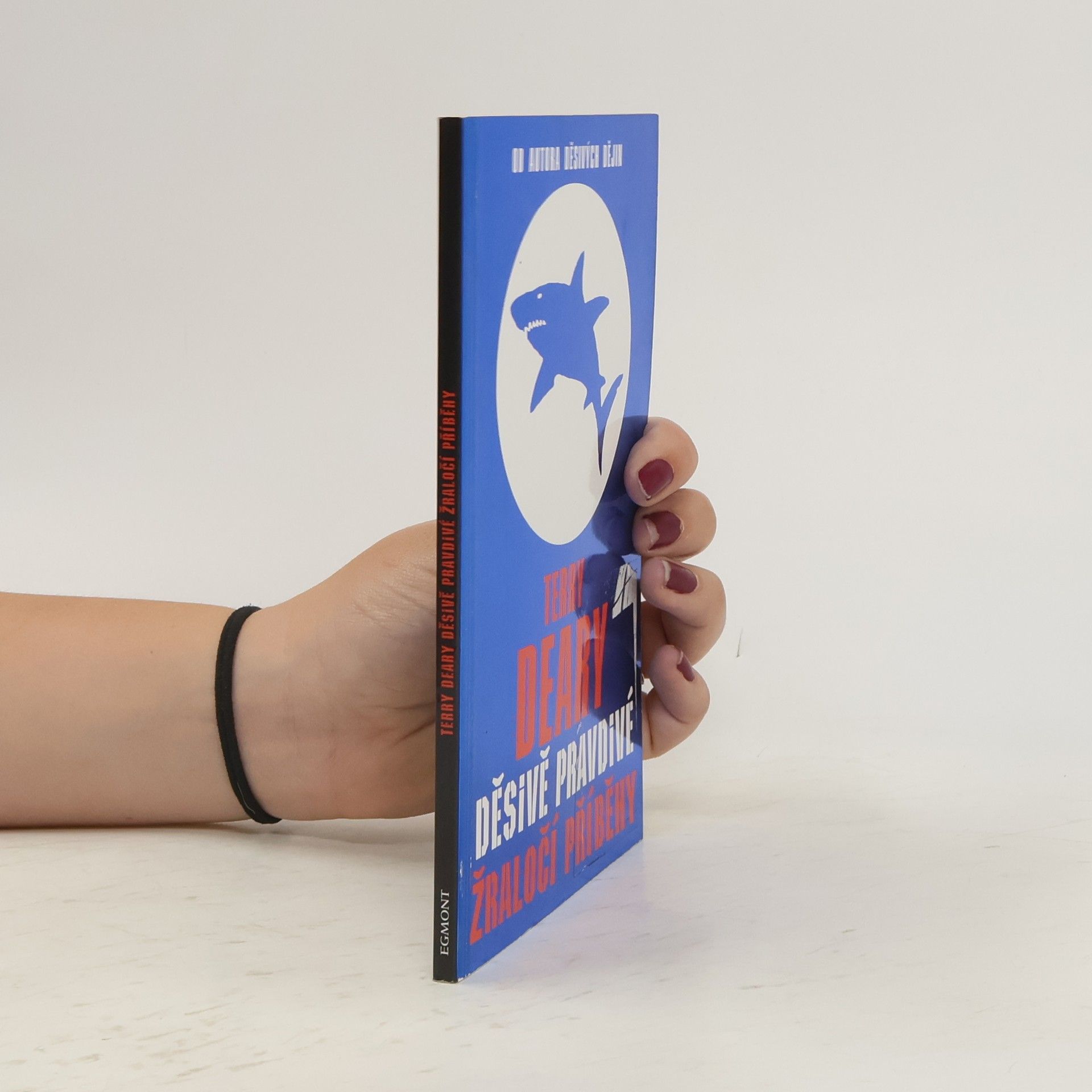 Terry Deary Děsivě pravdivé žraločí příběhy