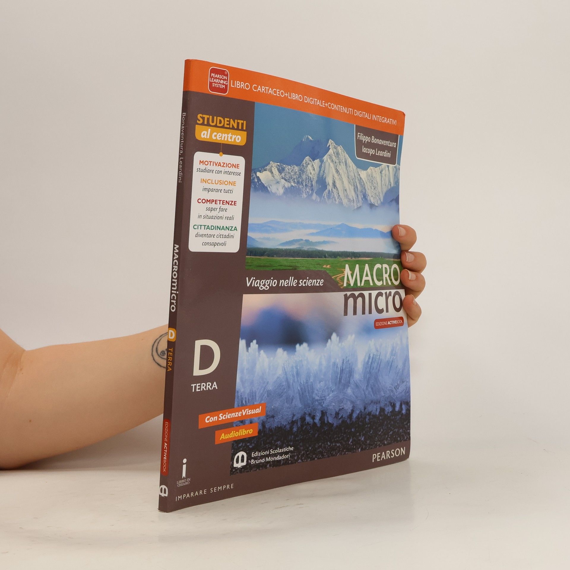 AA.VV. Macromicro. Viaggio nelle scienze. D Terra