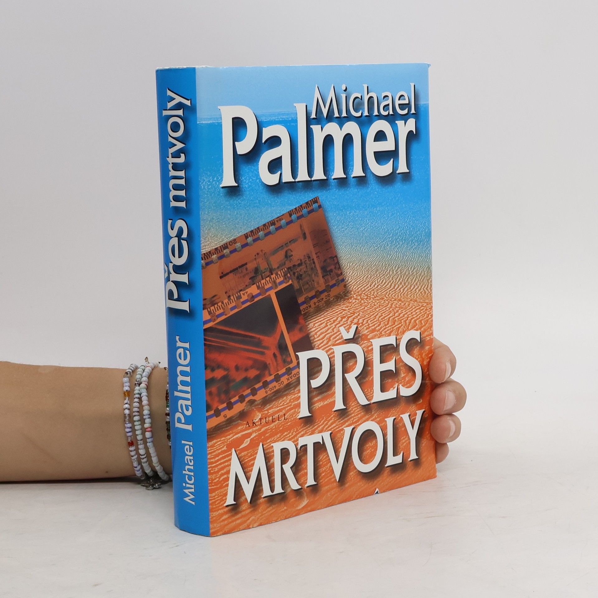 Michael Palmer Přes mrtvoly