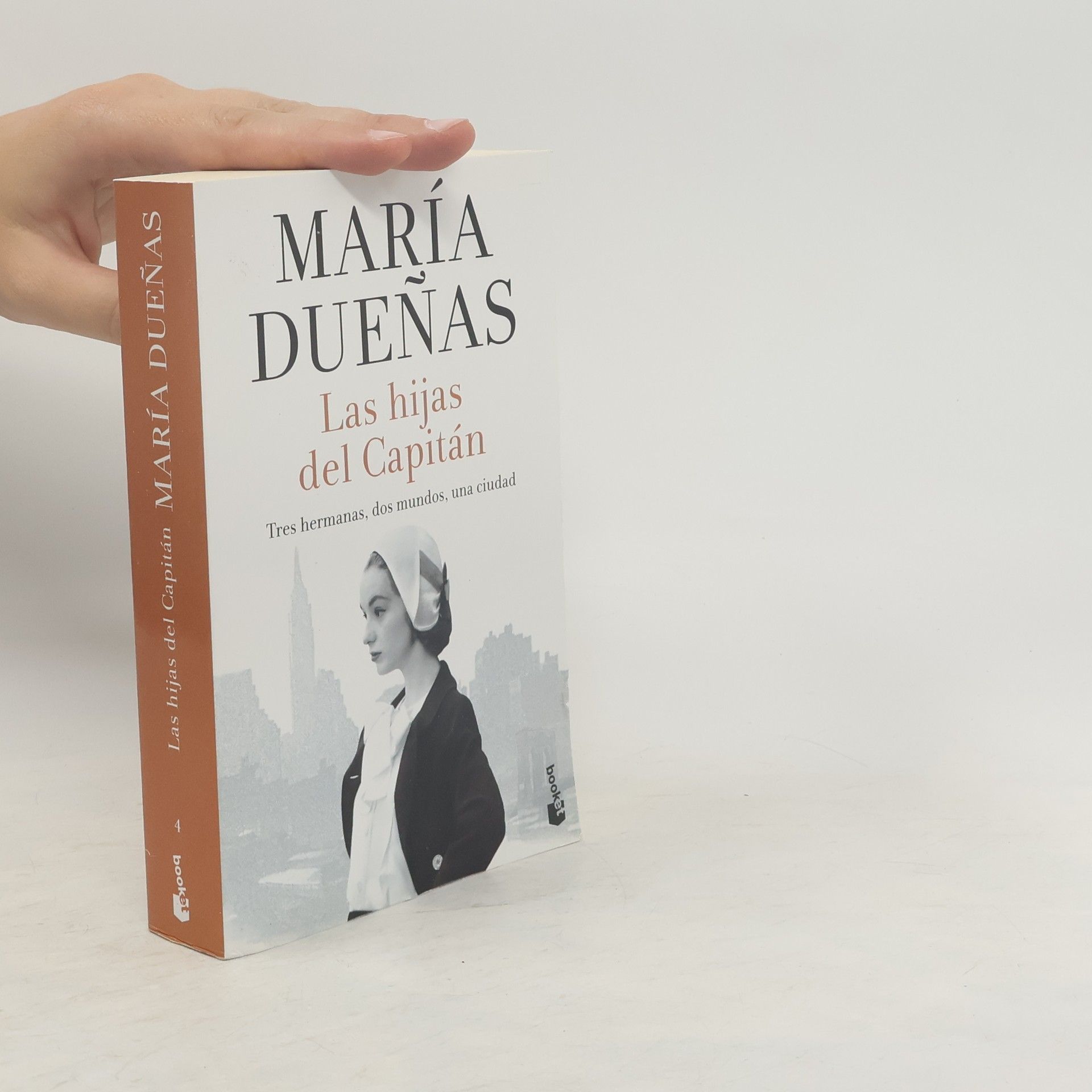 María Dueñas Vinuesa Las hijas del Capitán