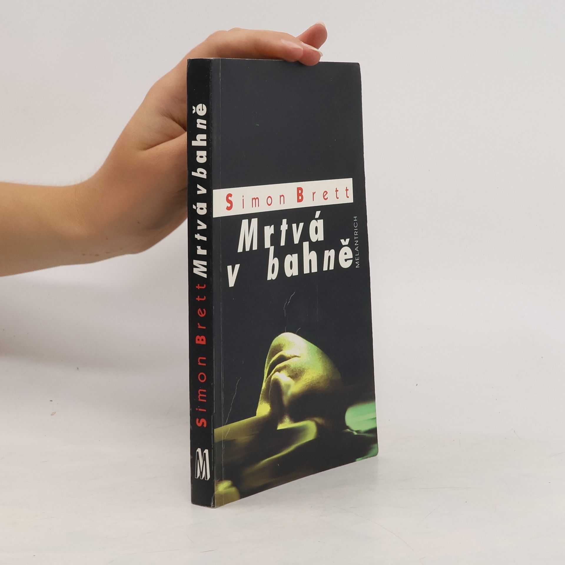 Simon Brett Mrtvá v bahně