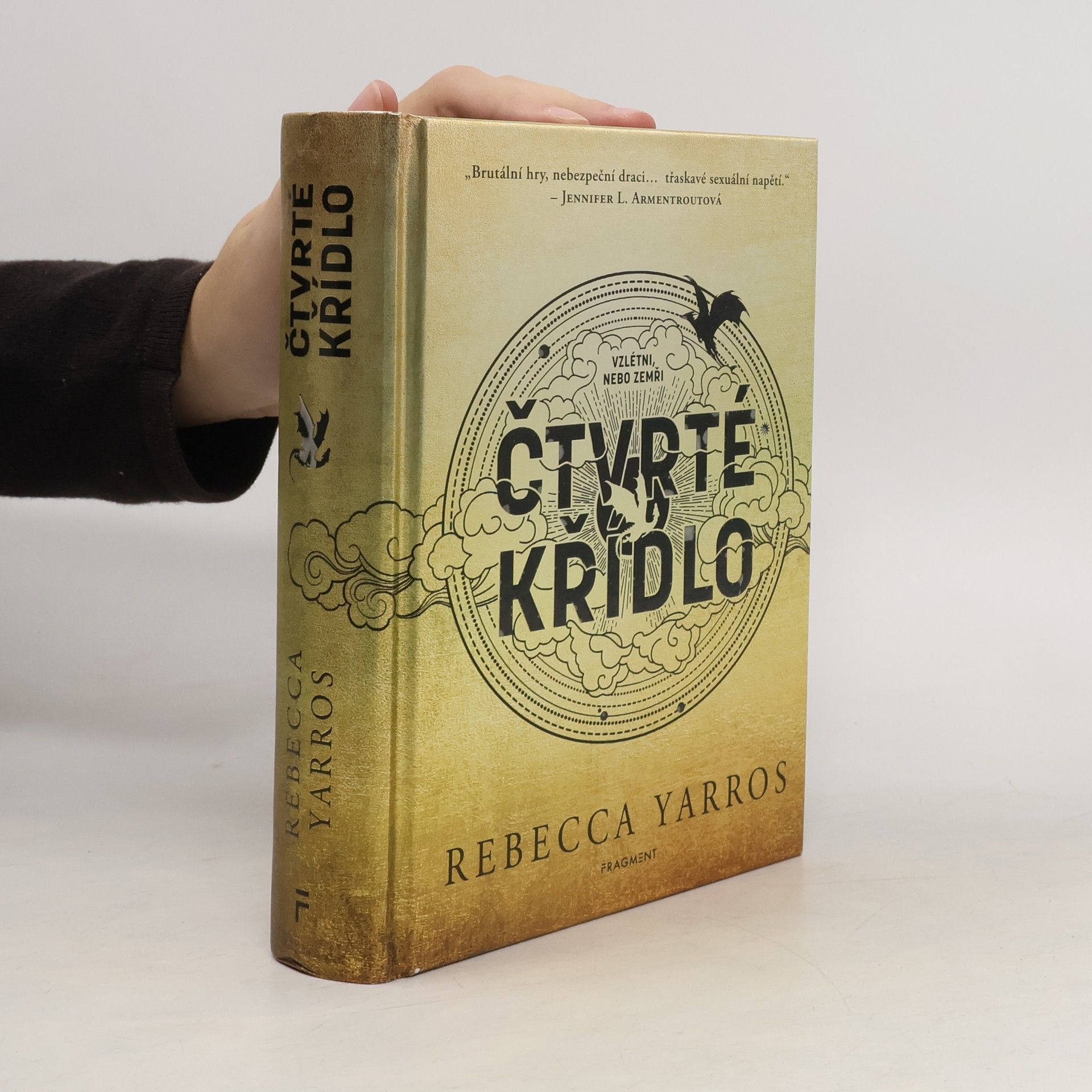 Rebecca Yarros Čtvrté křídlo